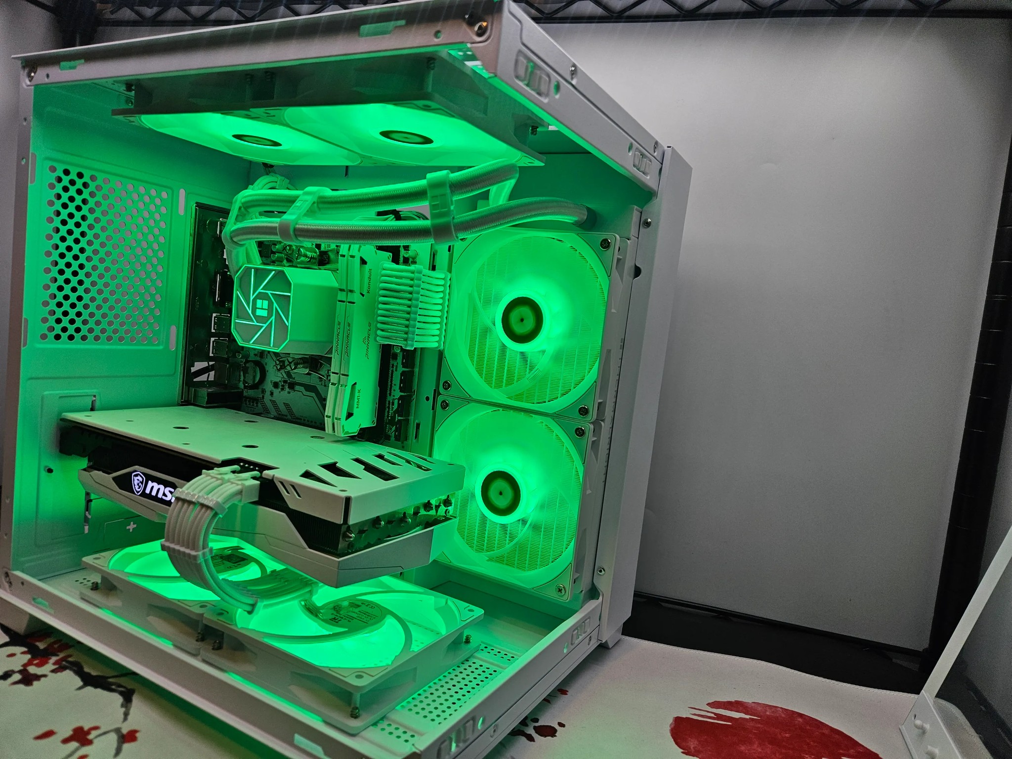 Liquid cooled Arctic Rig Ryzen 5 / 32GB DDR4/  2TB SSD / RTX 3060 12GB