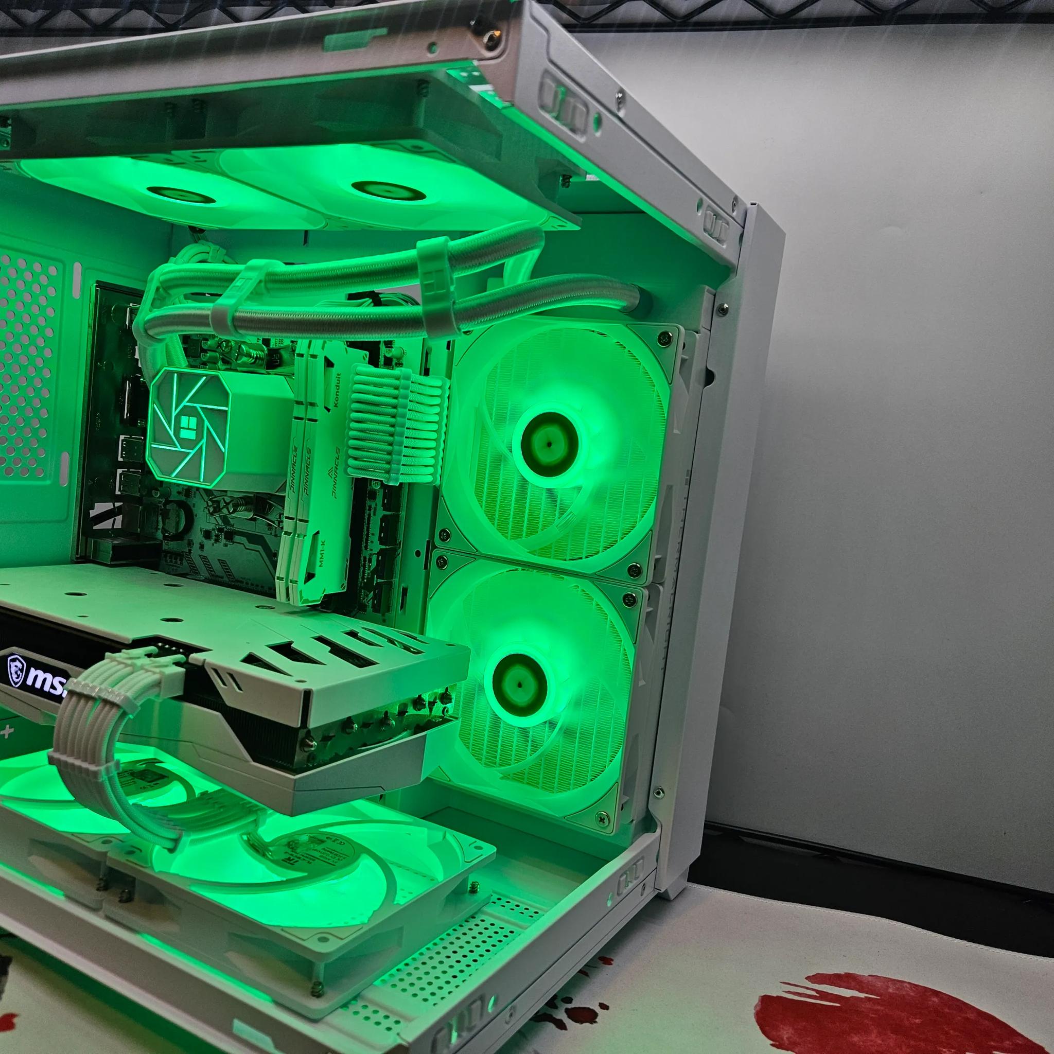 Liquid cooled Arctic Rig Ryzen 5 / 32GB DDR4/  2TB SSD / RTX 3060 12GB