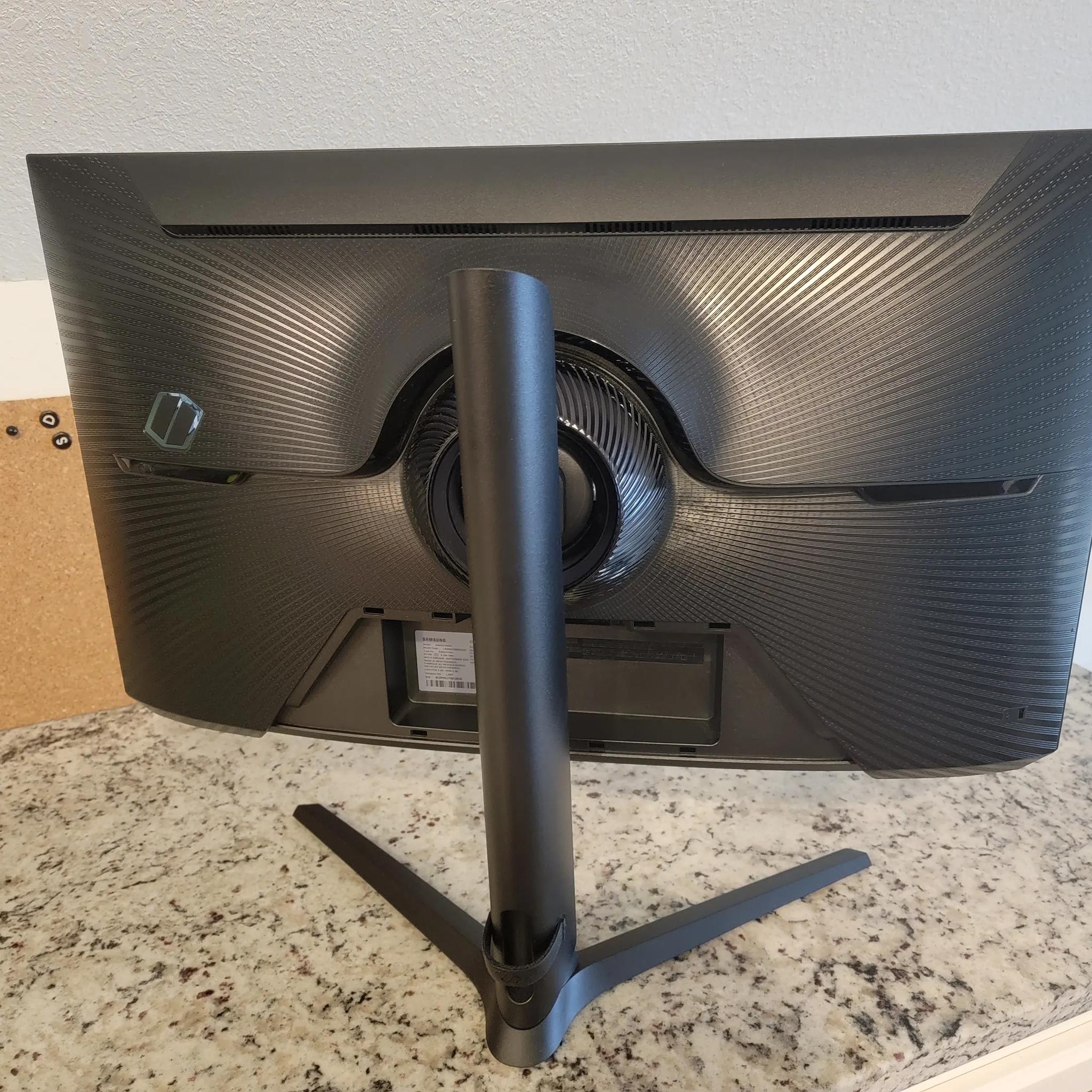 4k 144hz Samsung G7 28" Flat Monitor