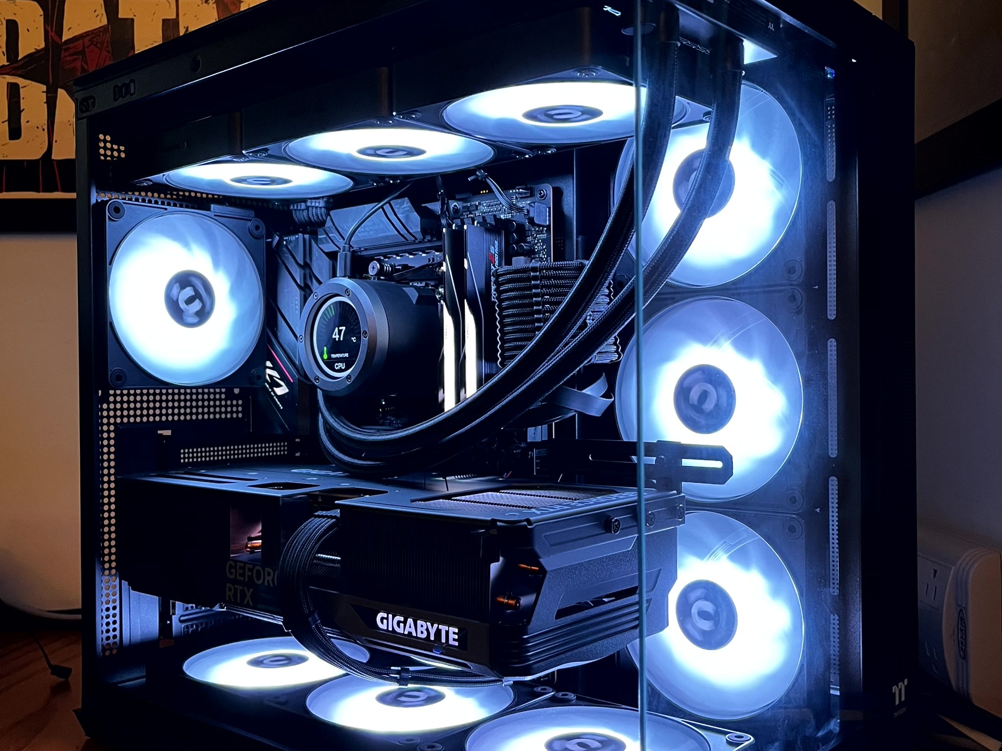 "THE CUBE" - RTX 4080 SUPER OC | Ryzen 7 7800X3D | 32GB CL 32 @6400 MT/s | 4TB | 1000W Platinum