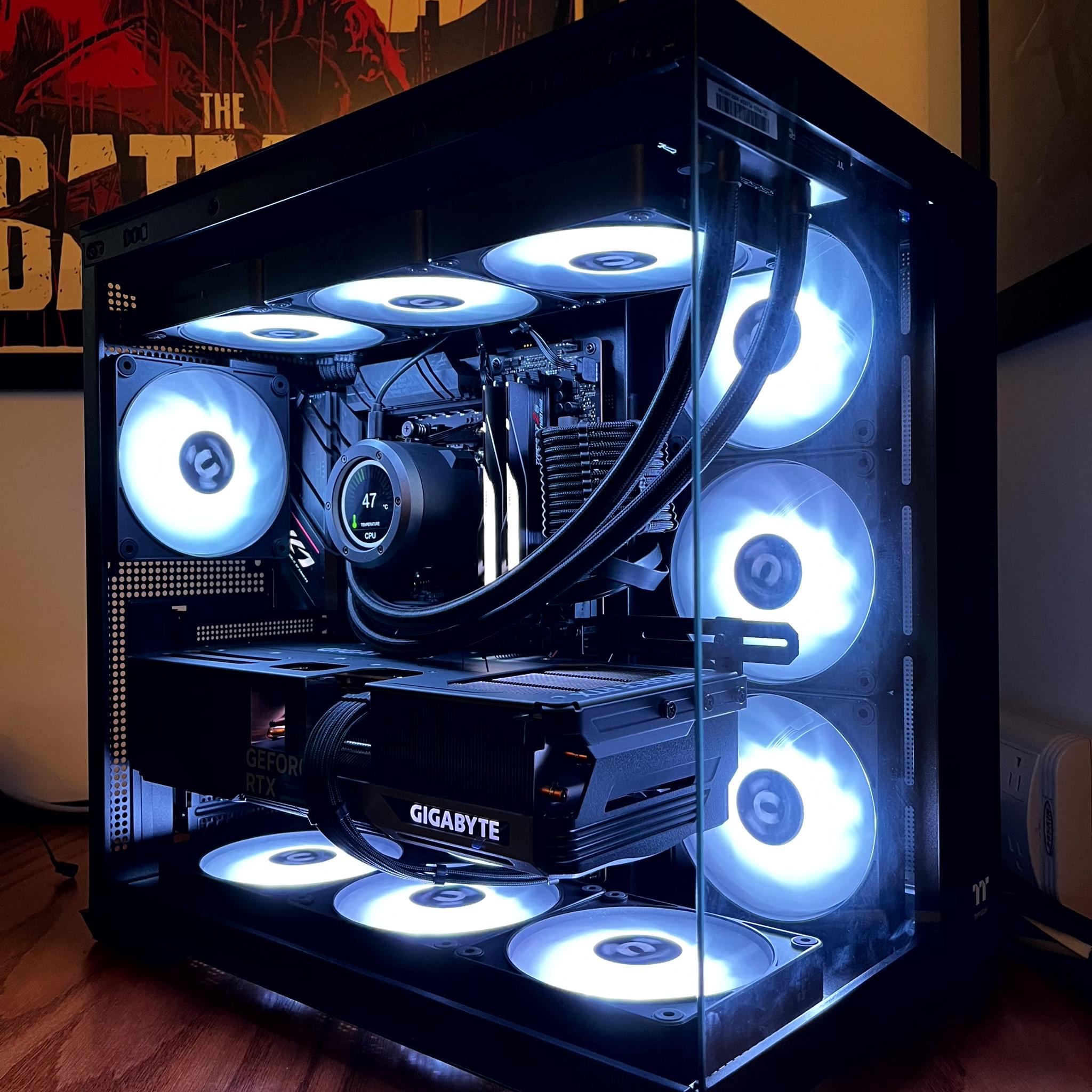 "THE CUBE" - RTX 4080 SUPER OC | Ryzen 7 7800X3D | 32GB CL 32 @6400 MT/s | 4TB | 1000W Platinum