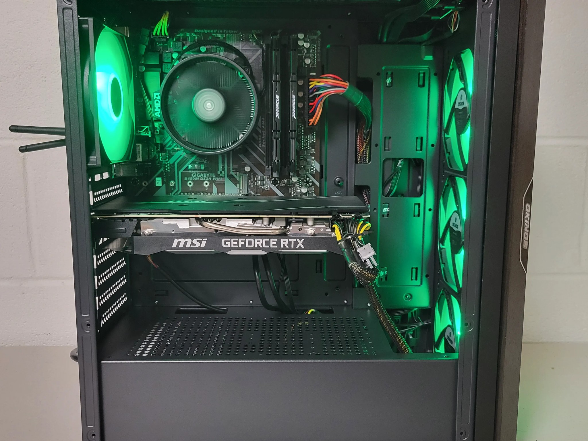 🧨💣RTX 2060 12gb Black Gaming PC🧨💣 (Ryzen 5 3600//RTX 2060 12gb)