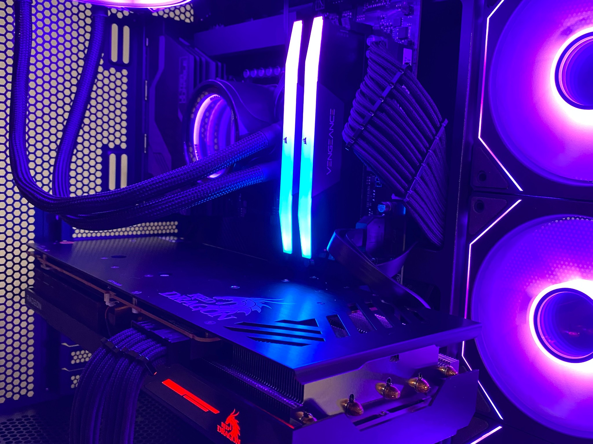Hematite V 13600K 6800 XT 2TB NVME 32GB DDR5 Liquid Cooled Gaming,Streaming, Editing PC
