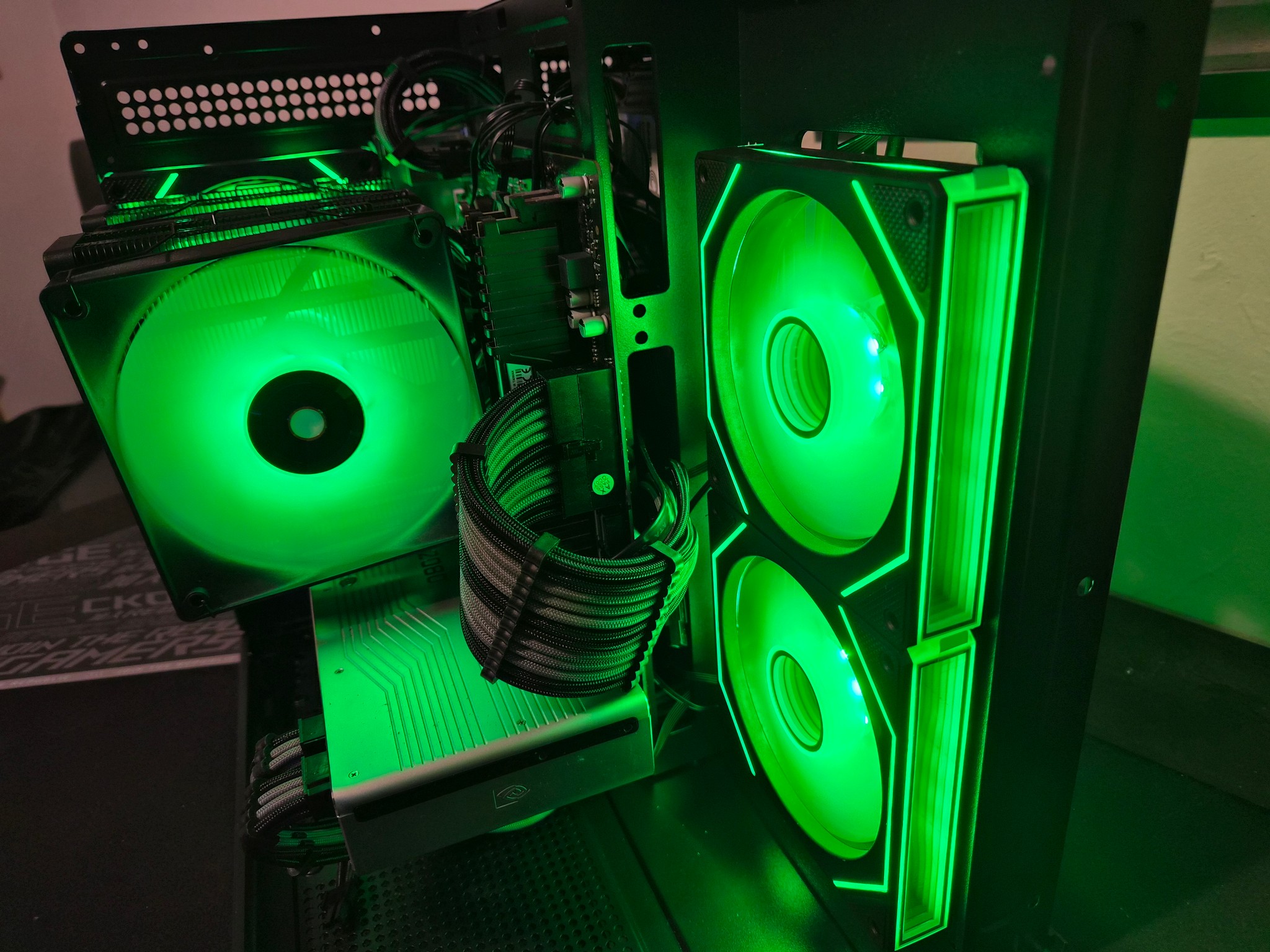 Gaming PC: RTX 2080 FE | Ryzen 5 | 16GB RAM | WiFi | ARGB