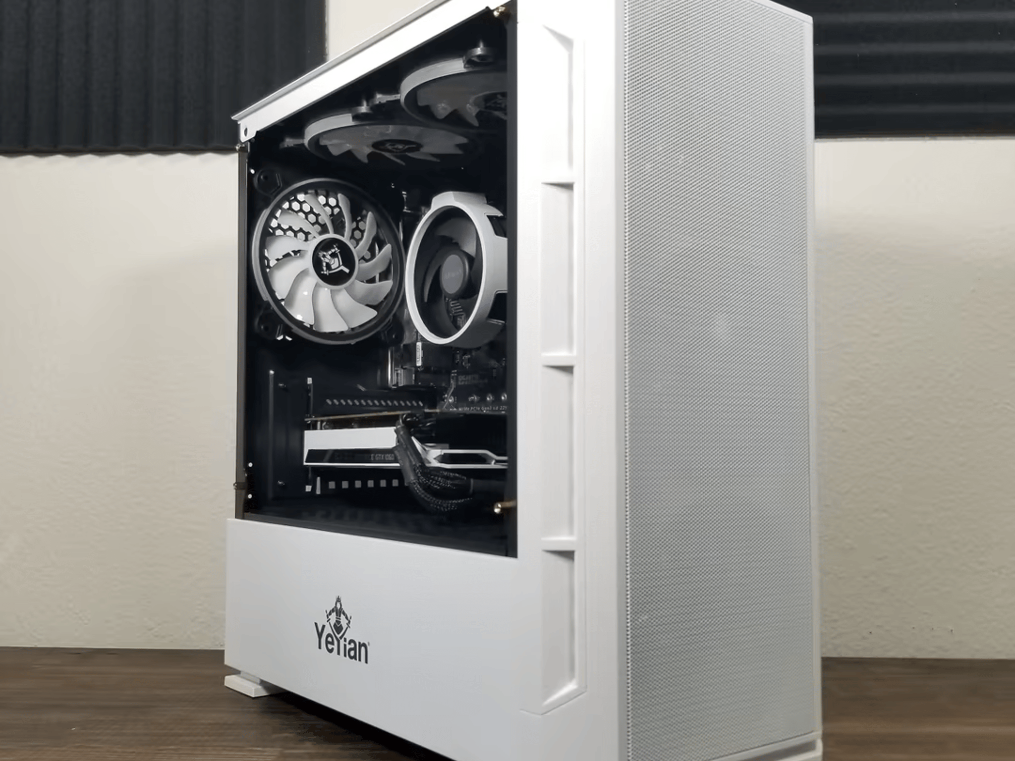 AMD Ryzen 5 2600 // EVGA GeForce GTX 1060 // Corsair LPX 16GB 3000MHz