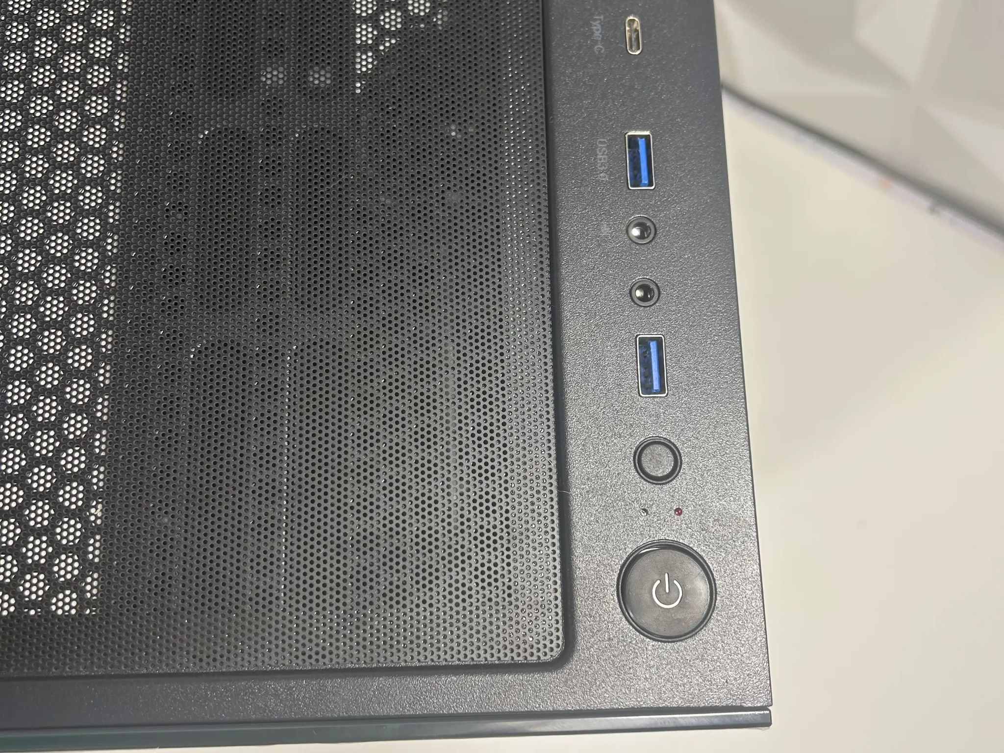😡💢 //FURY V2// 💢😡 - RX 9060 XT 8GB, Ryzen 5 5500, 1TB SSD, 32GB DDR4
