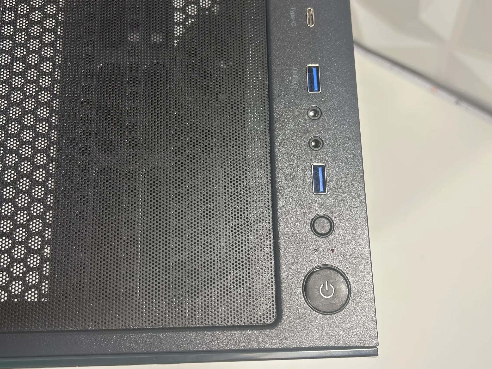 😡💢 //FURY V2// 💢😡 - RX 9060 XT 8GB, Ryzen 5 5500, 1TB SSD, 32GB DDR4