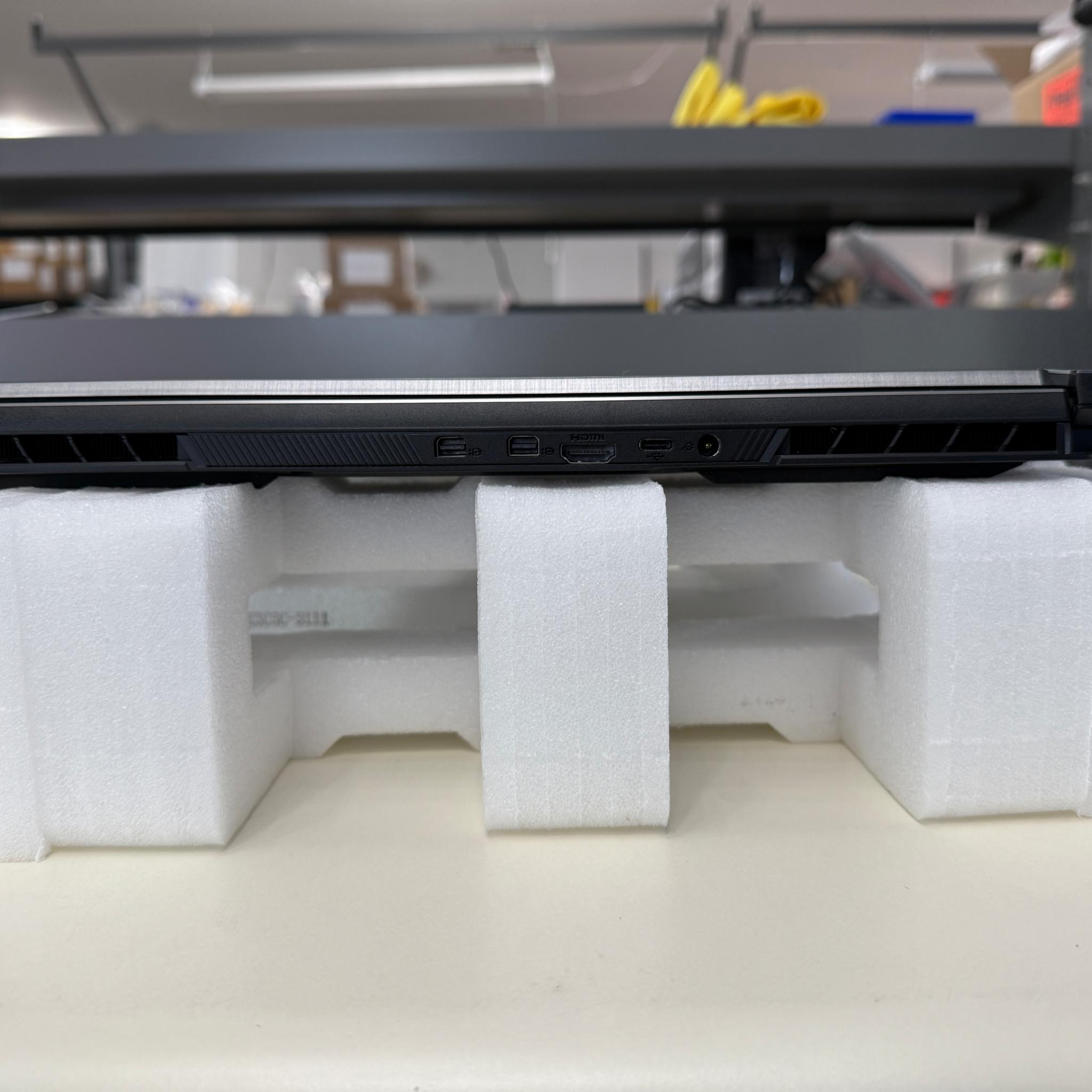 Eluktronics Mech-15 G2, Intel i7-9750H, GTX 1660Ti, 16GB Ram, 2x 512GB SSD