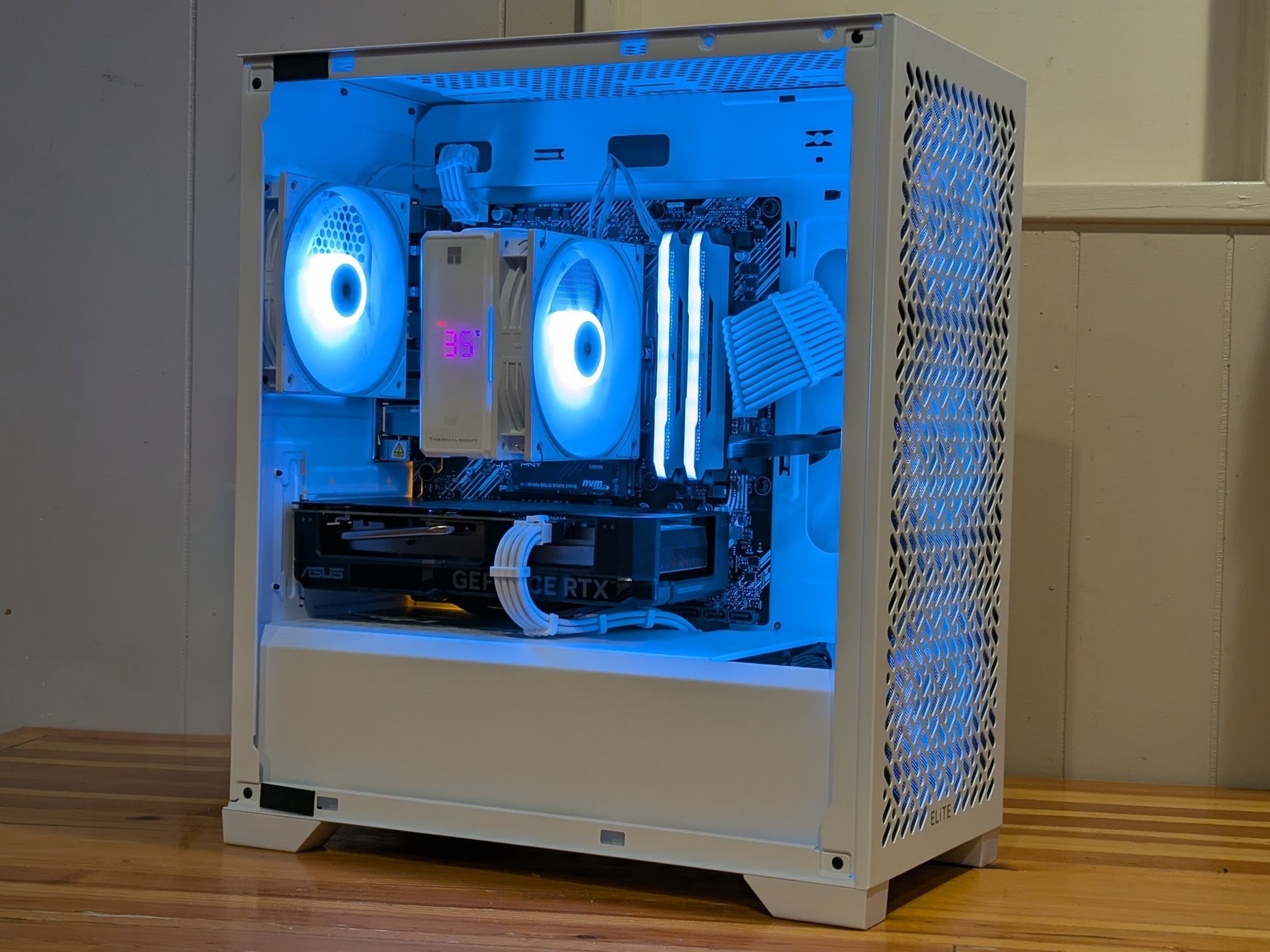 🖤🤍 Black & White 1440p / 1080p Gaming PC – Ryzen 7 3700X | RTX 4060 | 32GB DDR4 | 1TB NVMe