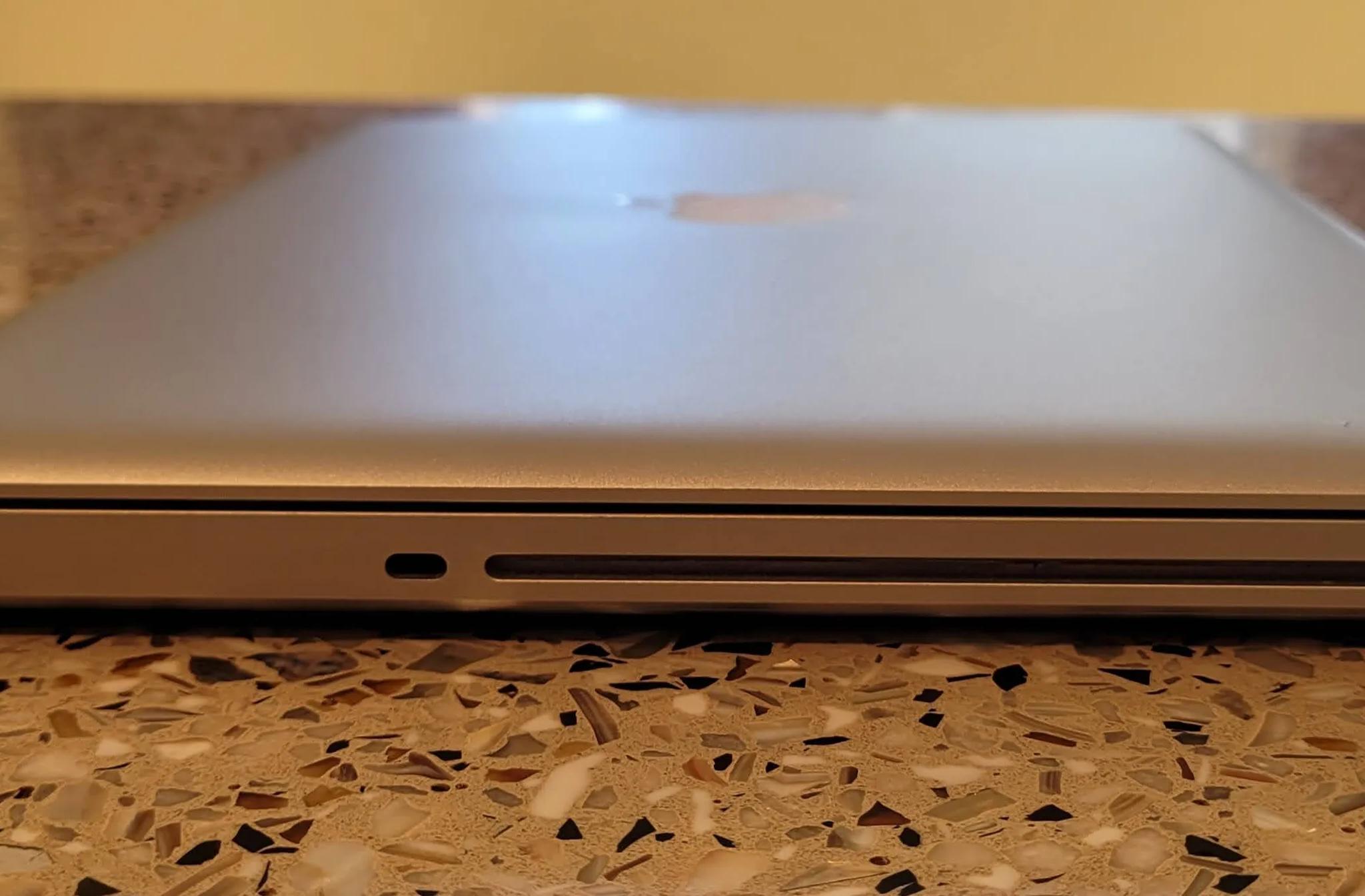 Early 2011 Unibody Macbook Pro Good Condition!