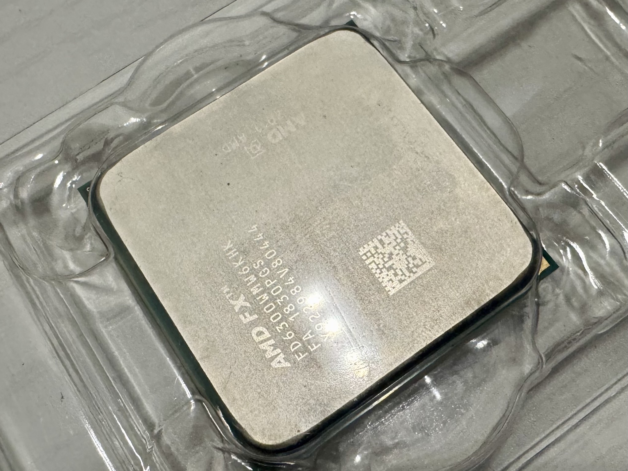 AMD FX-6300 6-Core 3.5 GHz Socket AM3+ 95W FD6300 FX FX8300 Desktop Processor