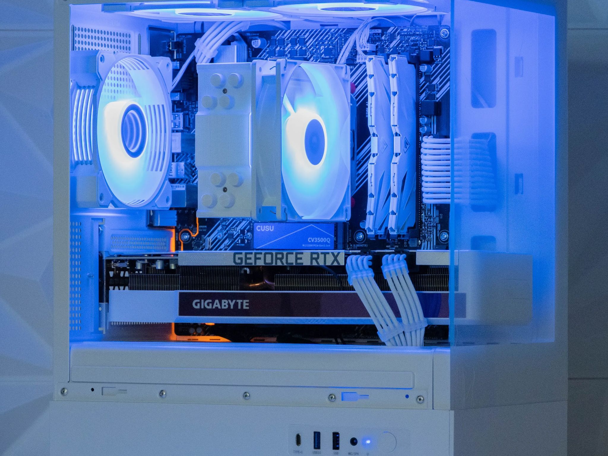⛄️ Snowy Spirit | Ryzen 5 5600X / RTX 3070 Ti / 32GB RAM / 1TB NVMe Gaming PC ⛄️