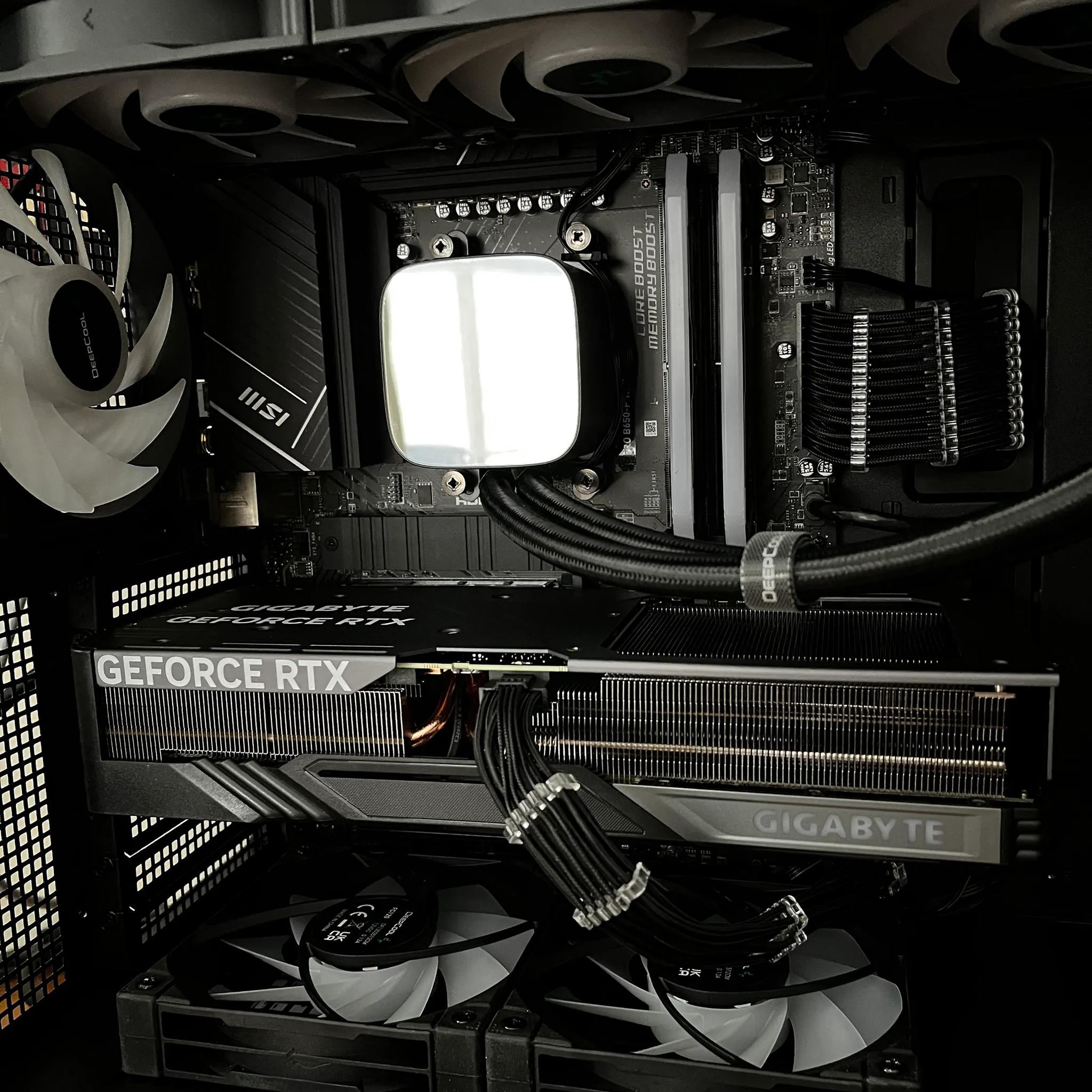 The Raven - Ryzen 5 7600X | RTX 4070 Ti OC | 32GB DDR5 @ 6000MT/s | 2TB storage | 850W PSU