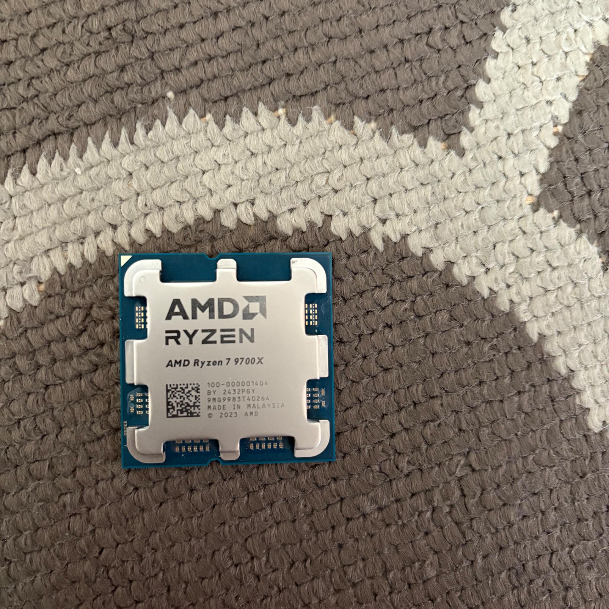 AMD Ryzen 7 9700X
