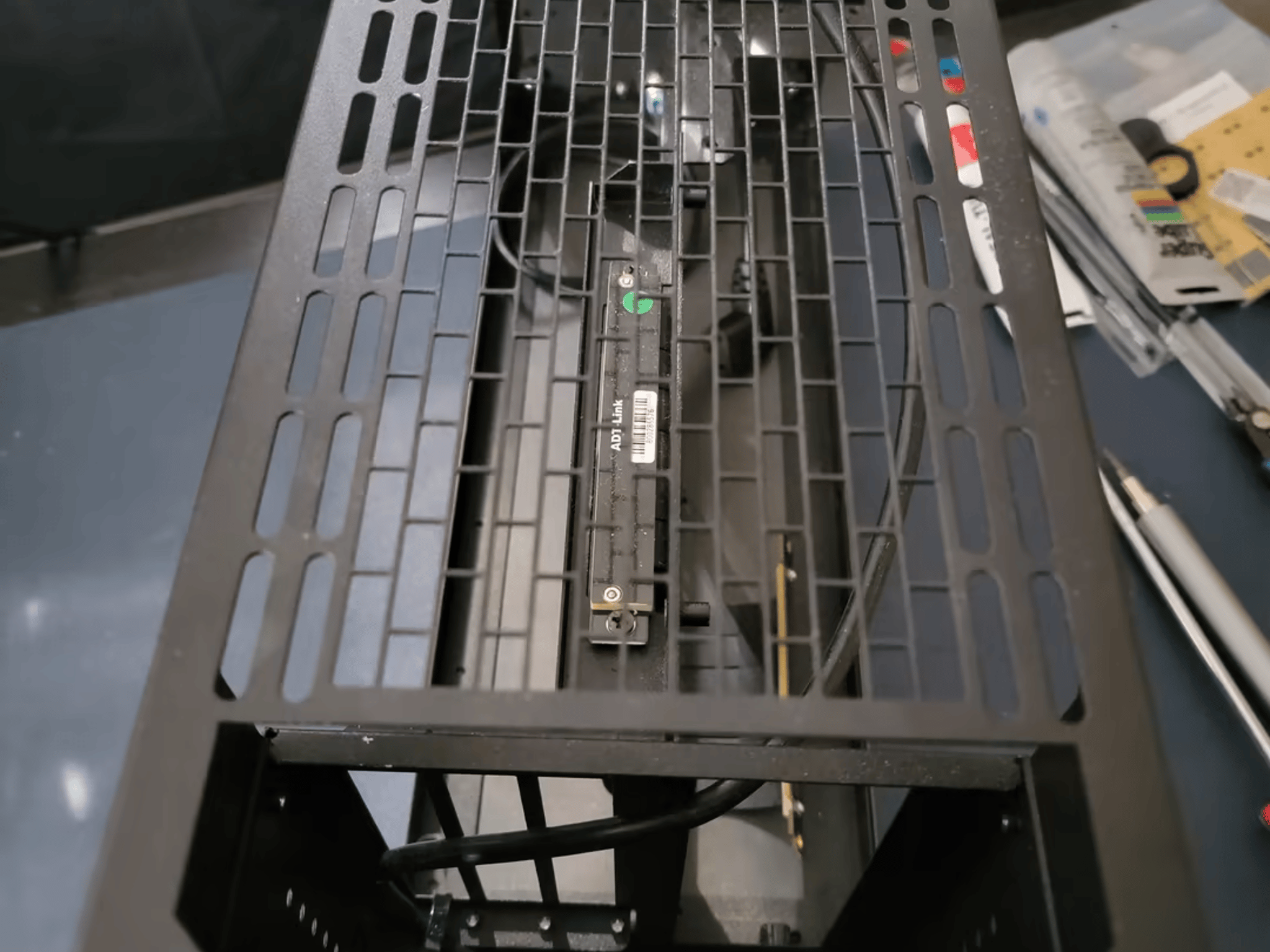 Sliger SV590 V2 Mini itx case (pcie3 x 16 riser included)