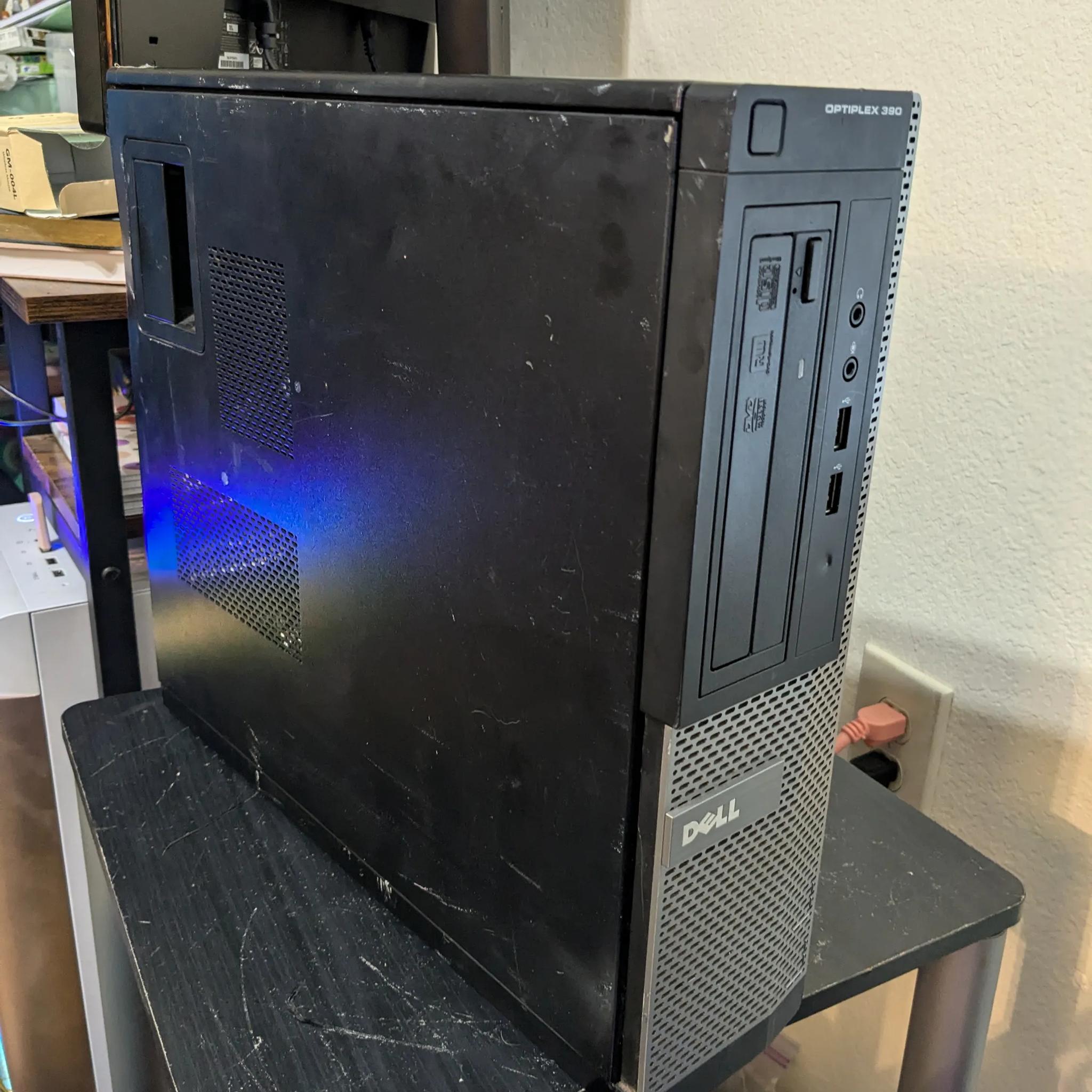 Scratch and Dent | 60 FPS Fortnite | Xeon E3 (Similar to i7-2600S), 16GB RAM, 256GB SSD, Win10, WiFi