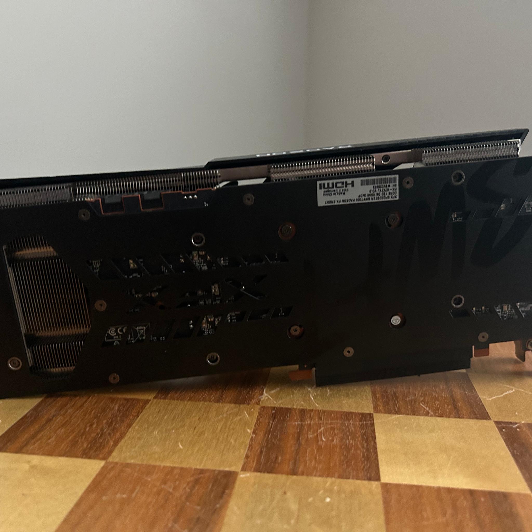 XFX Speedster SWFT309 Radeon RX 6700XT 