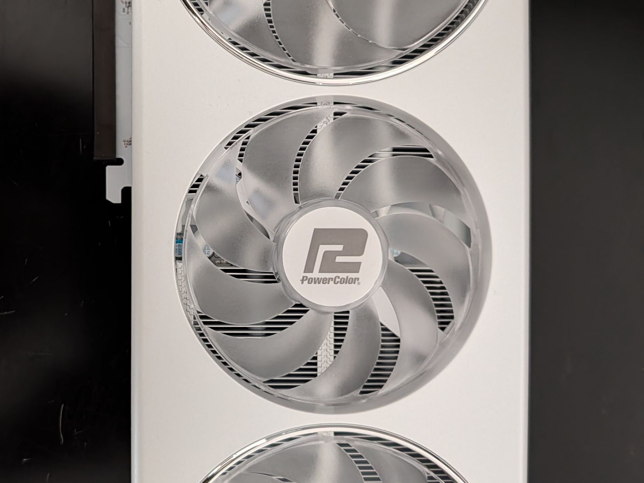 Powercolor hellhound RX 7800 XT white