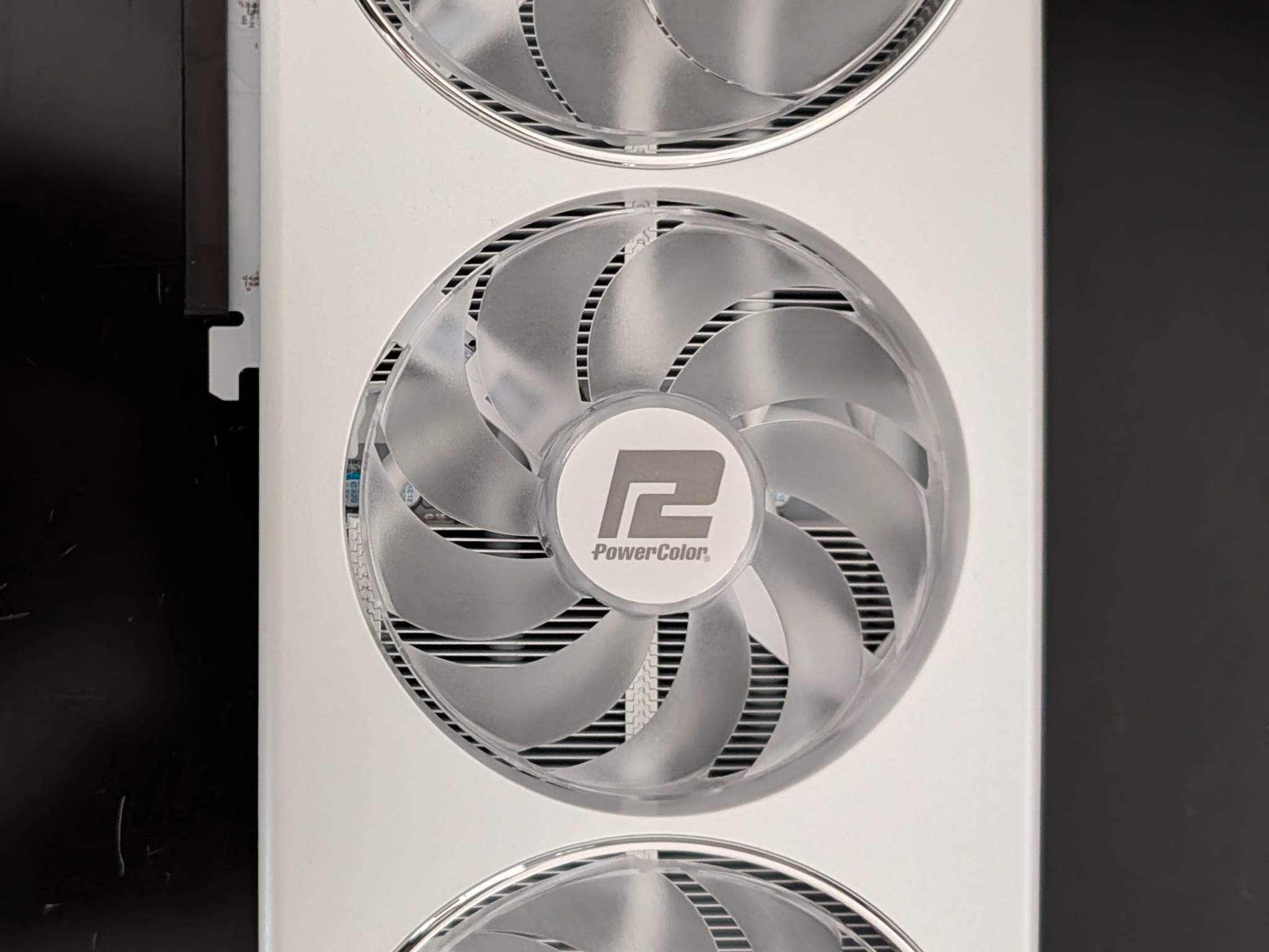 Powercolor hellhound RX 7800 XT white