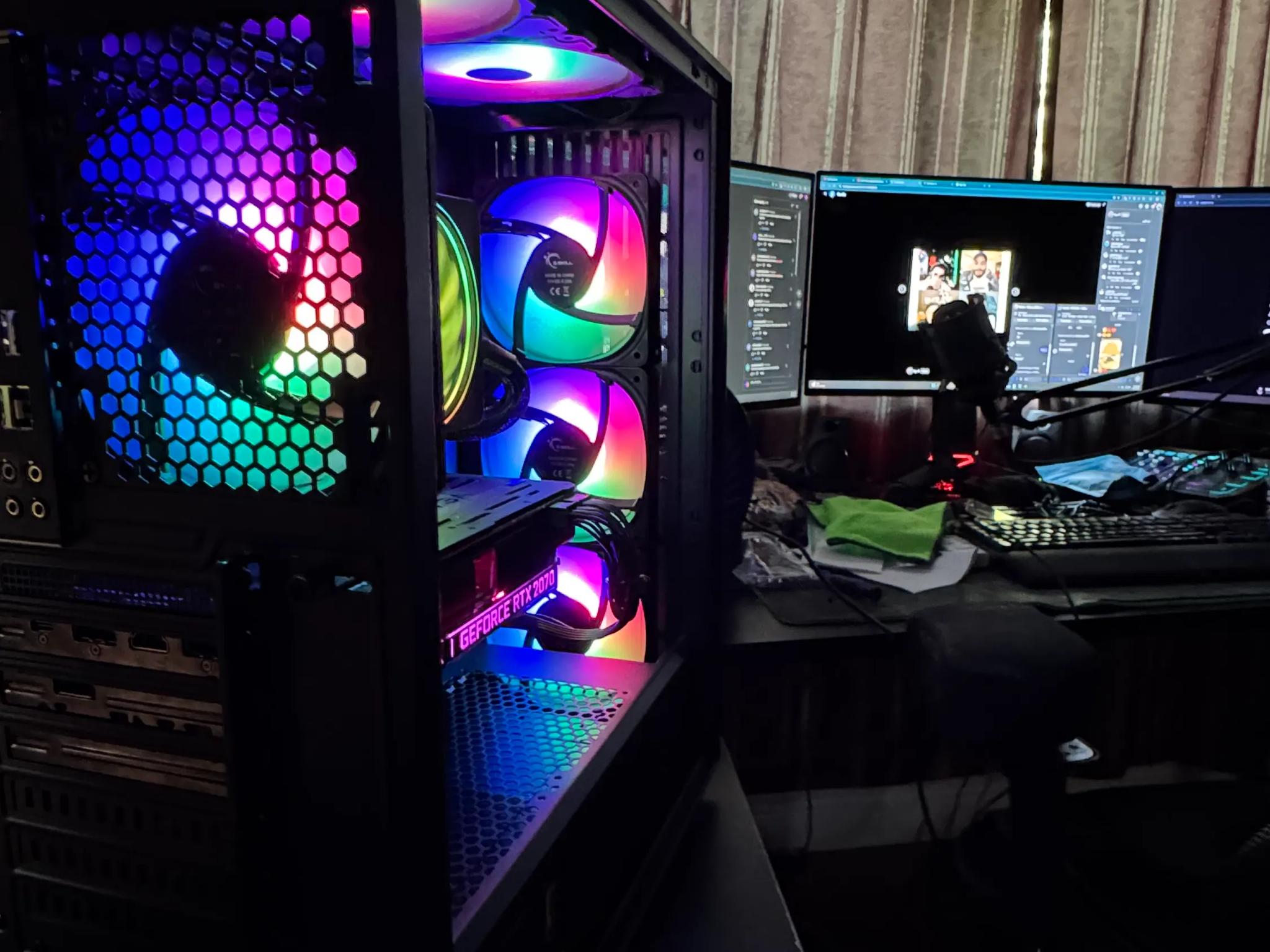 EVGA RTX 2070 super + RYZEN 7 3700x +16 GB RAM (THE PHANTOM RGB)