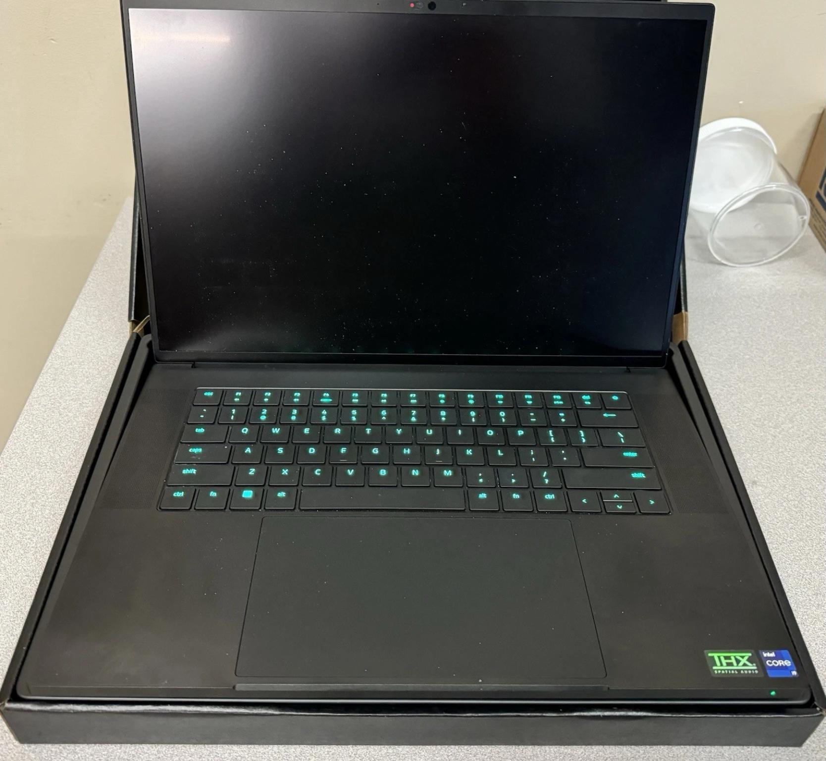 Razer Blade 16 RTX 4080 i9 13th gen