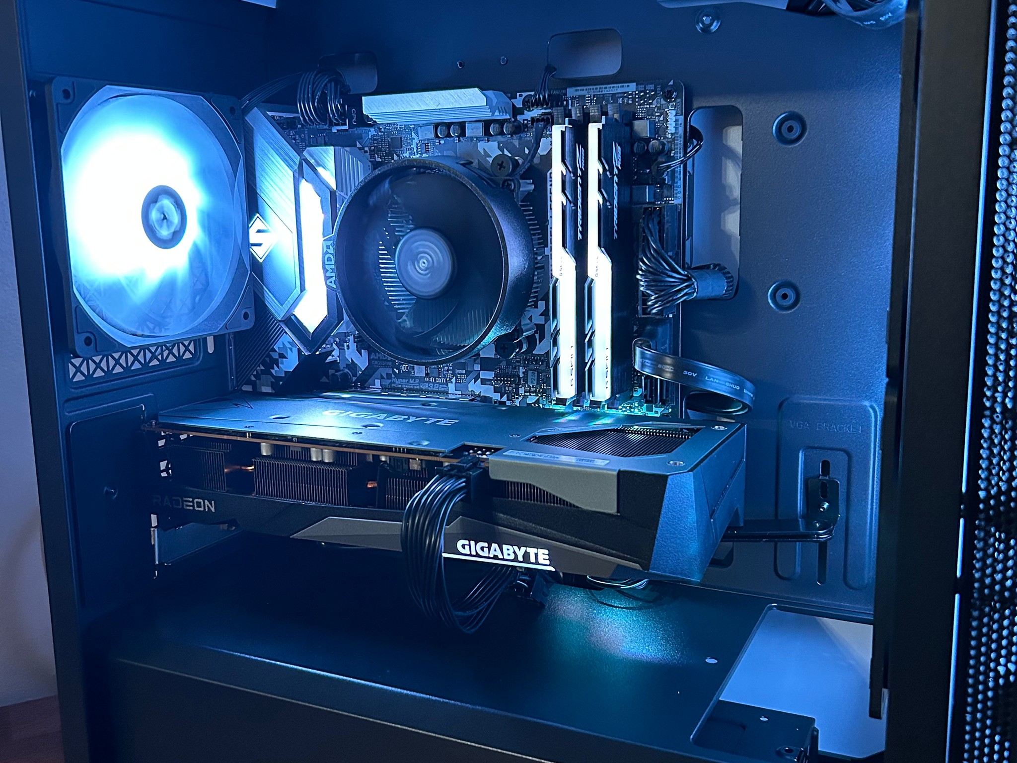 AMD RX 7600 | Ryzen 5 5500 | 1TB SSD | The Mini Legend V6  **FREE AVATAR GAME CODE INCLUDED**