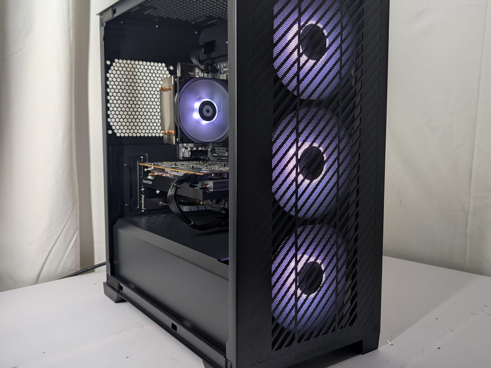 Rx 6600 | i3 12100f | 16GB DDR4 | 1TB NVME