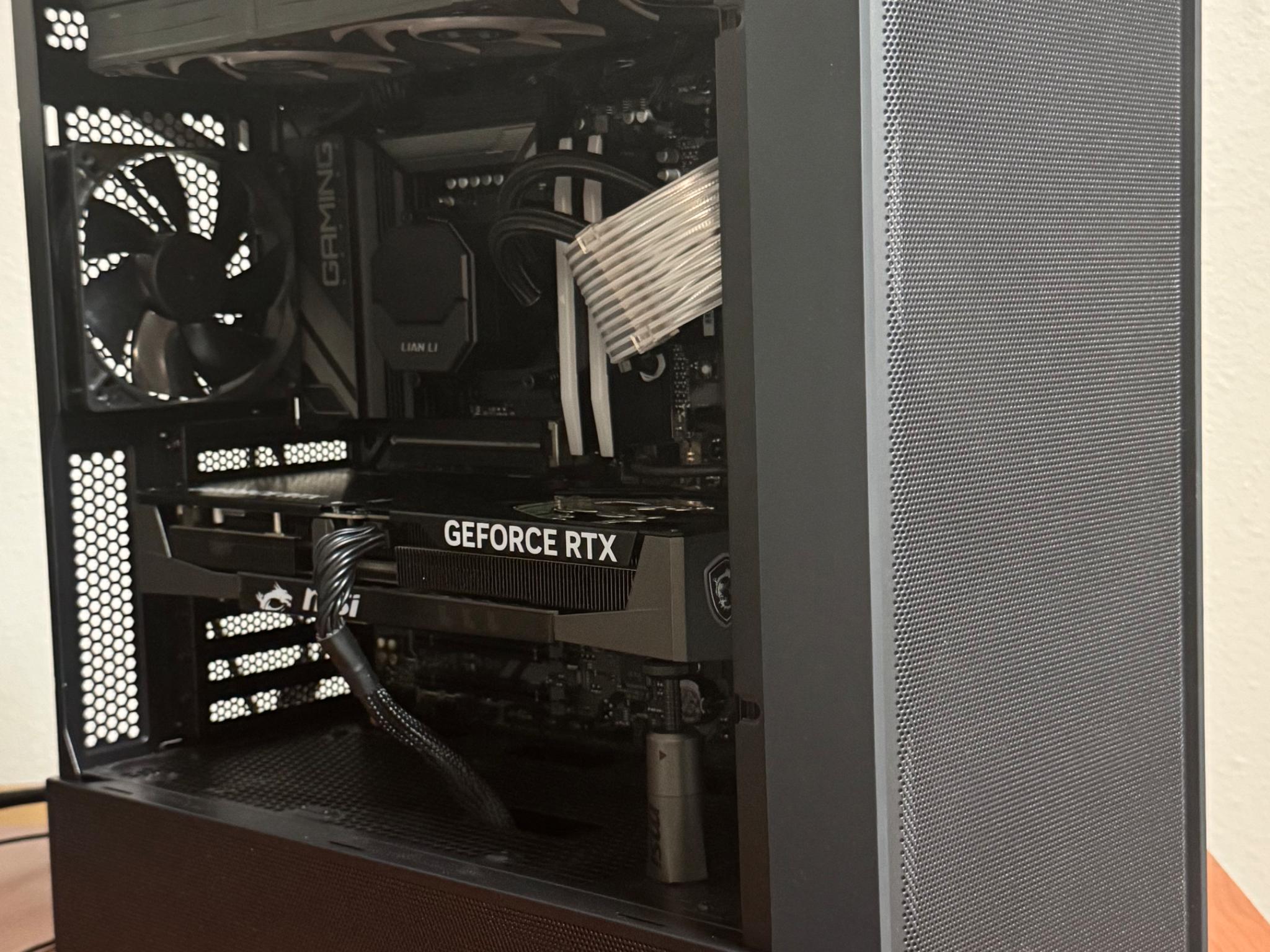 / RTX 5070TI / R7 9700X  /4K MONSTER / 32GB DDR5 / 2TB SSD