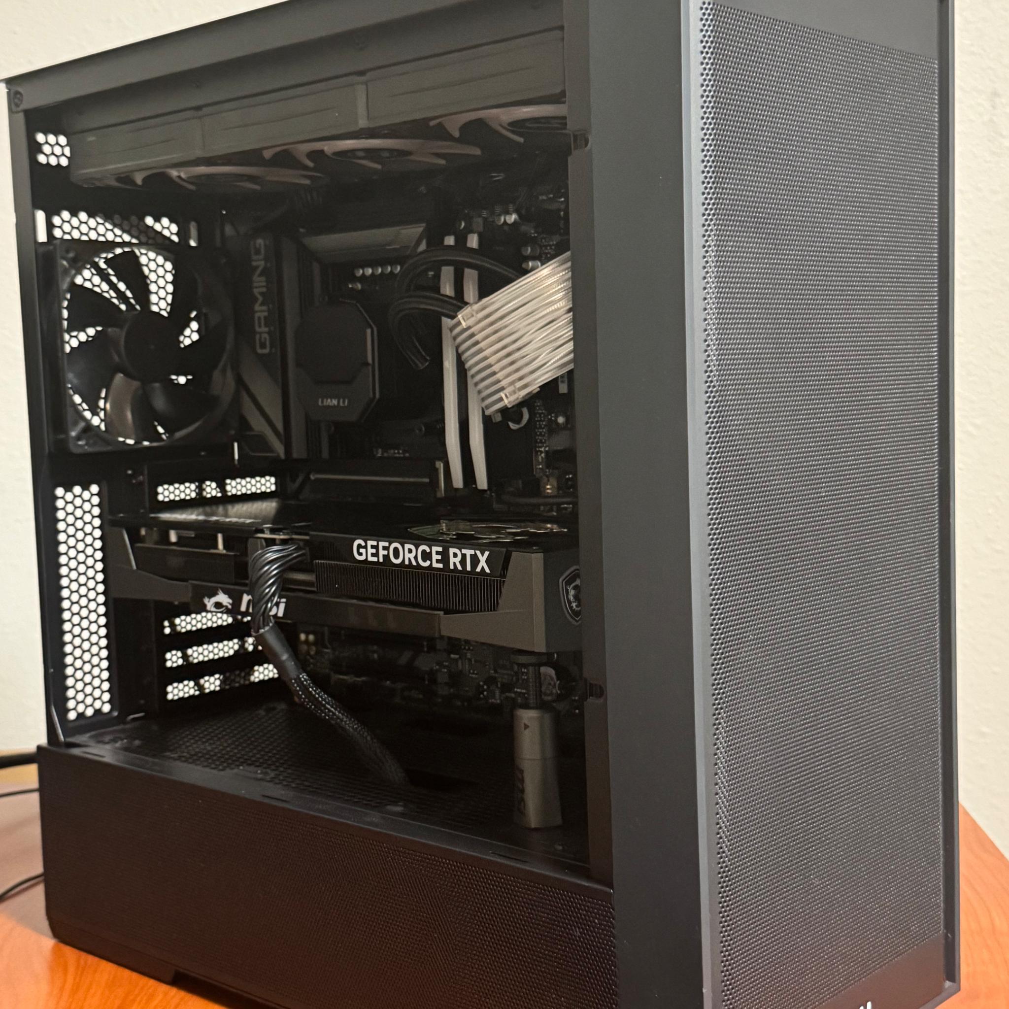 / RTX 5070TI / R7 9700X  /4K MONSTER / 32GB DDR5 / 2TB SSD