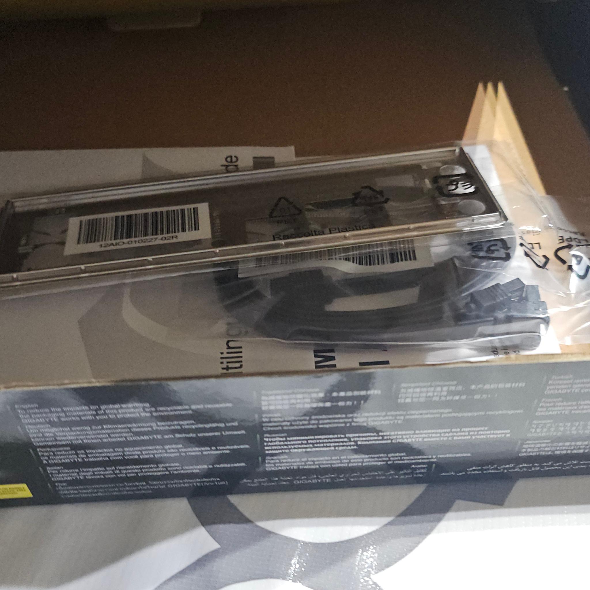 AMD Ryzen 5 7600X + Gigabyte A620M S2H AM5 CPU/Motherboard Combo - Works