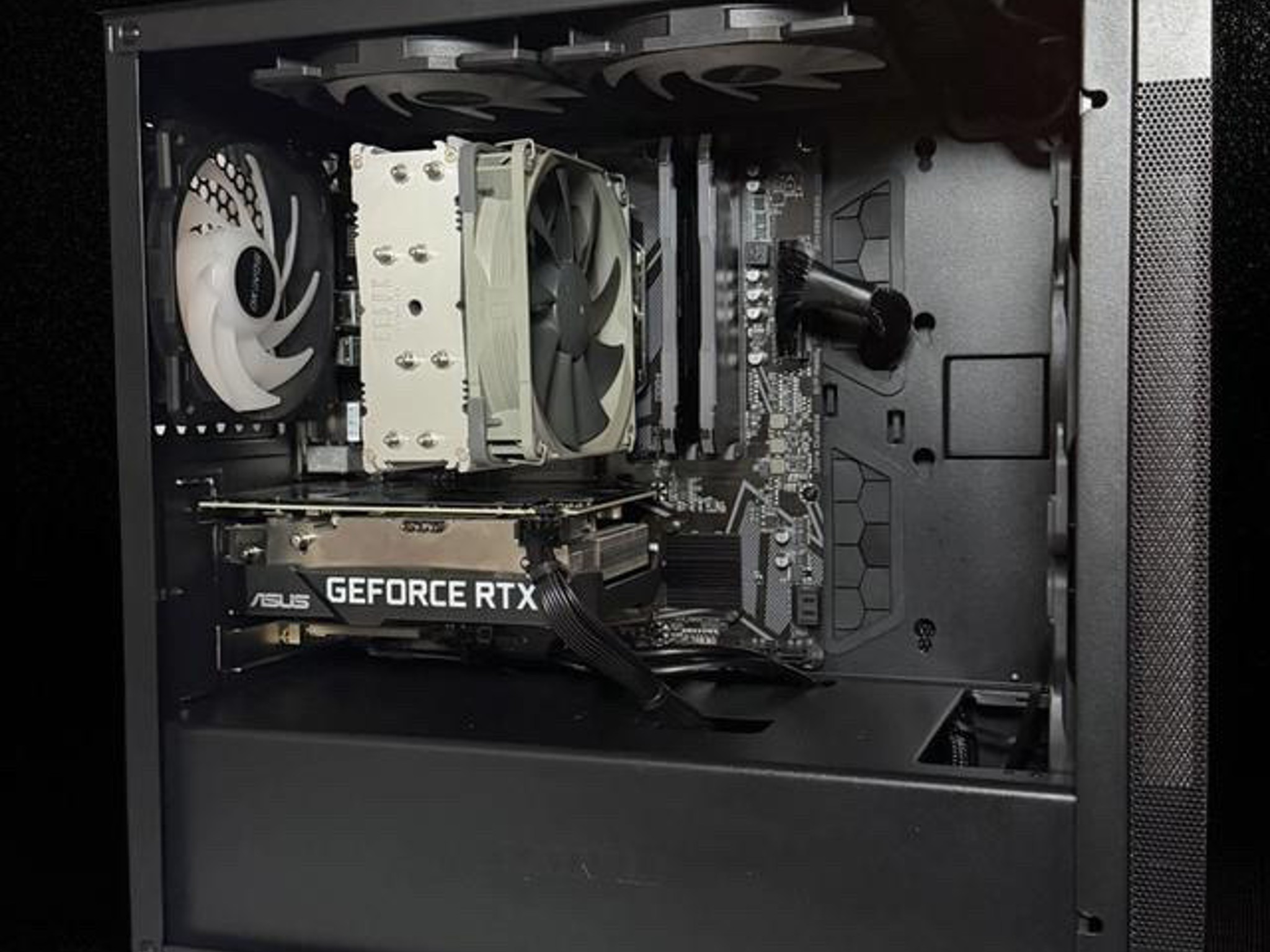 👾 STATIC | RYZEN 5700G | 3060 12GB| 32GB DDR4 | 1TB SSD | BT/WIFI