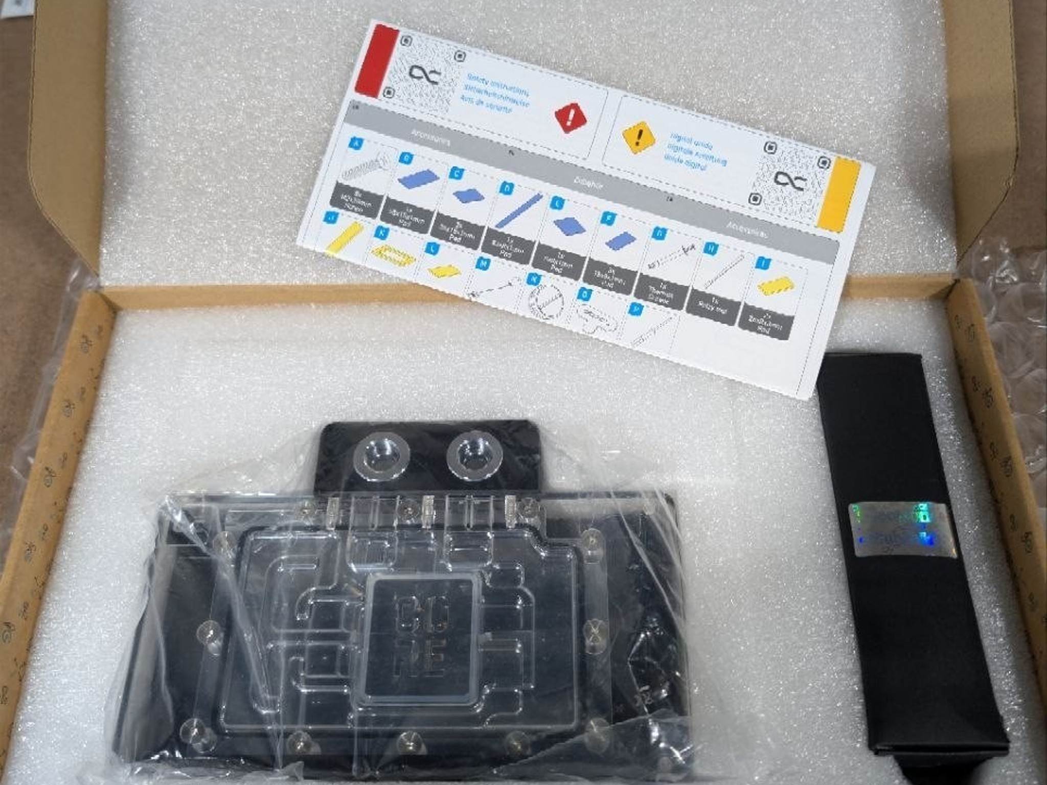 Alphacool Core Geforce RTX 5080/5070Ti Reference Waterblock with Backplate