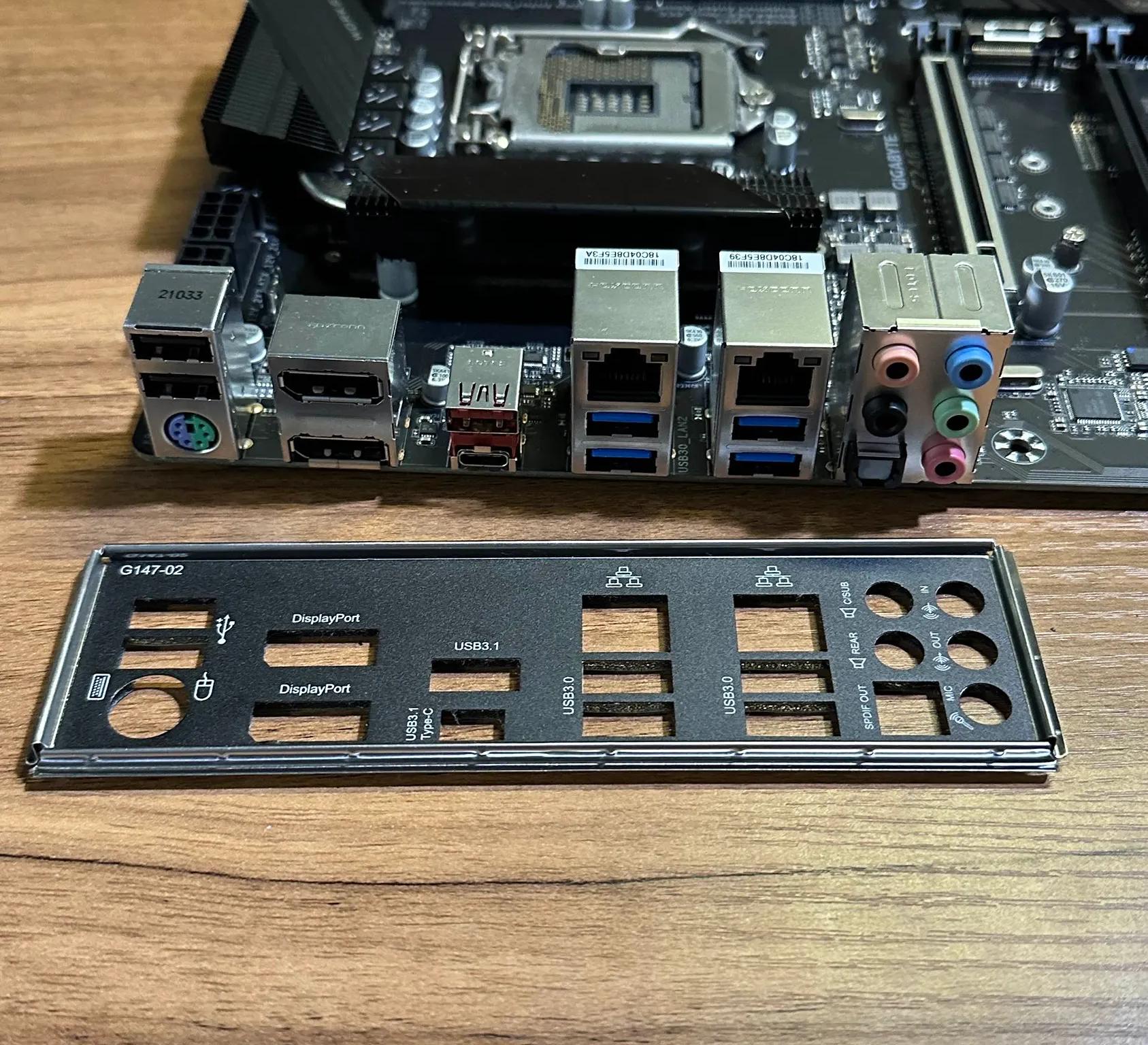 GIGABYTE C246-WU4 LGA1151 ATX Server Workstation Motherboard 8/9th Gen Intel