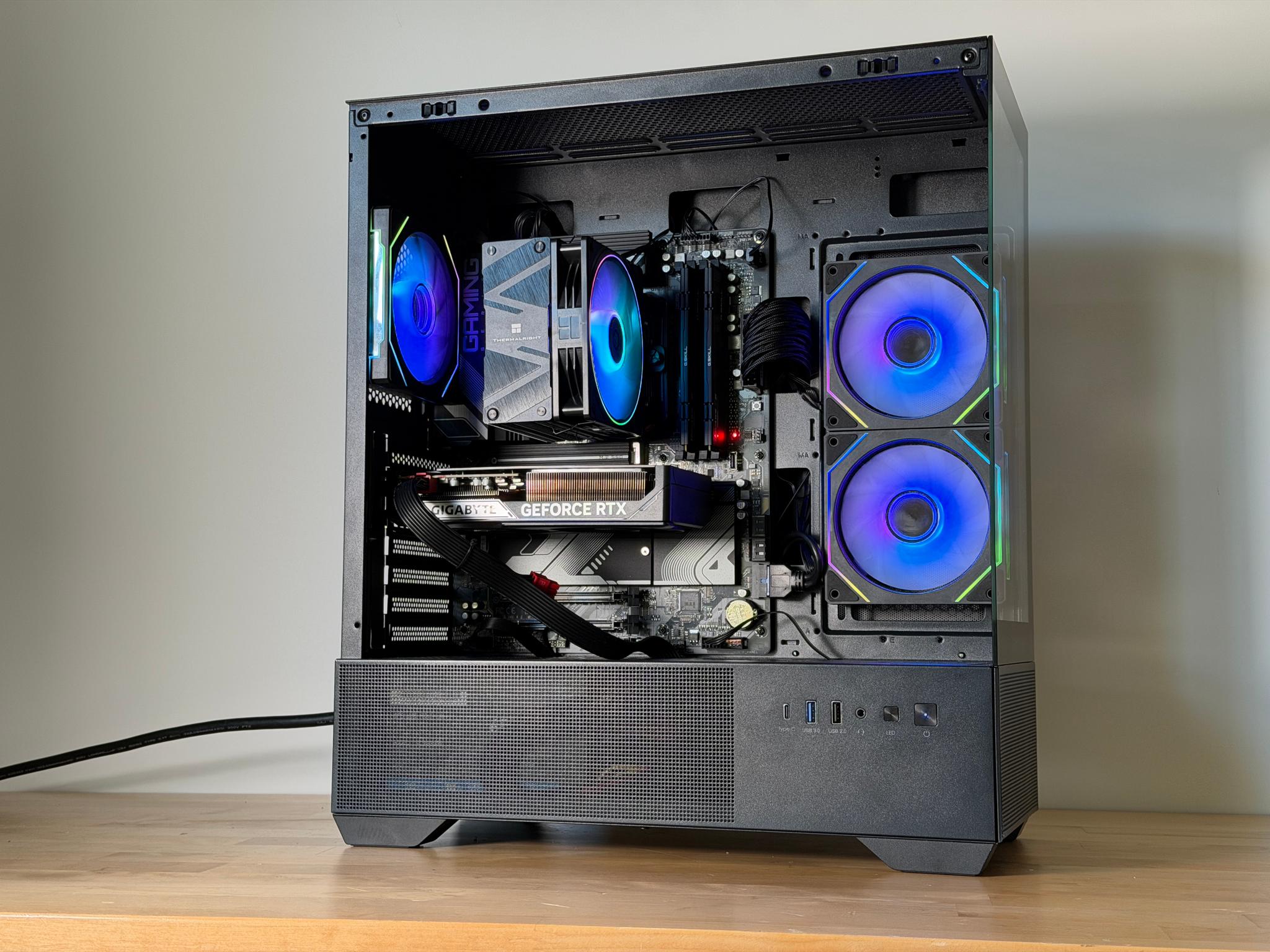 RTX 5060ti 8GB Ryzen 7 7700x Gaming PC
