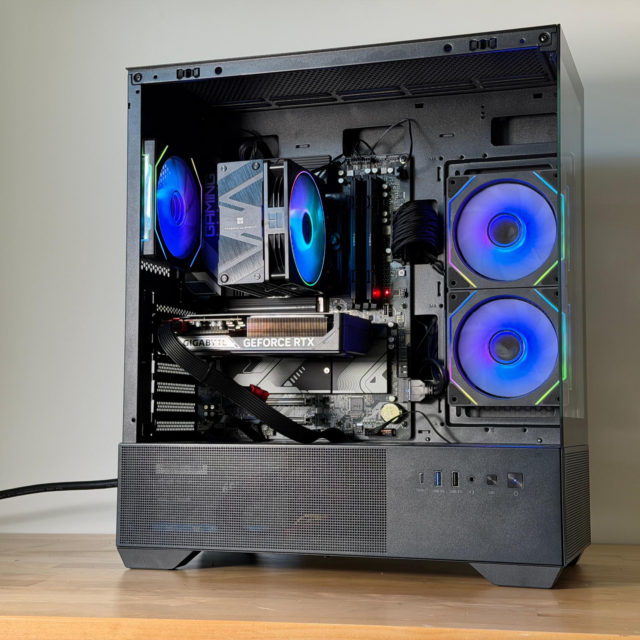 RTX 5060ti 8GB Ryzen 7 7700x Gaming PC