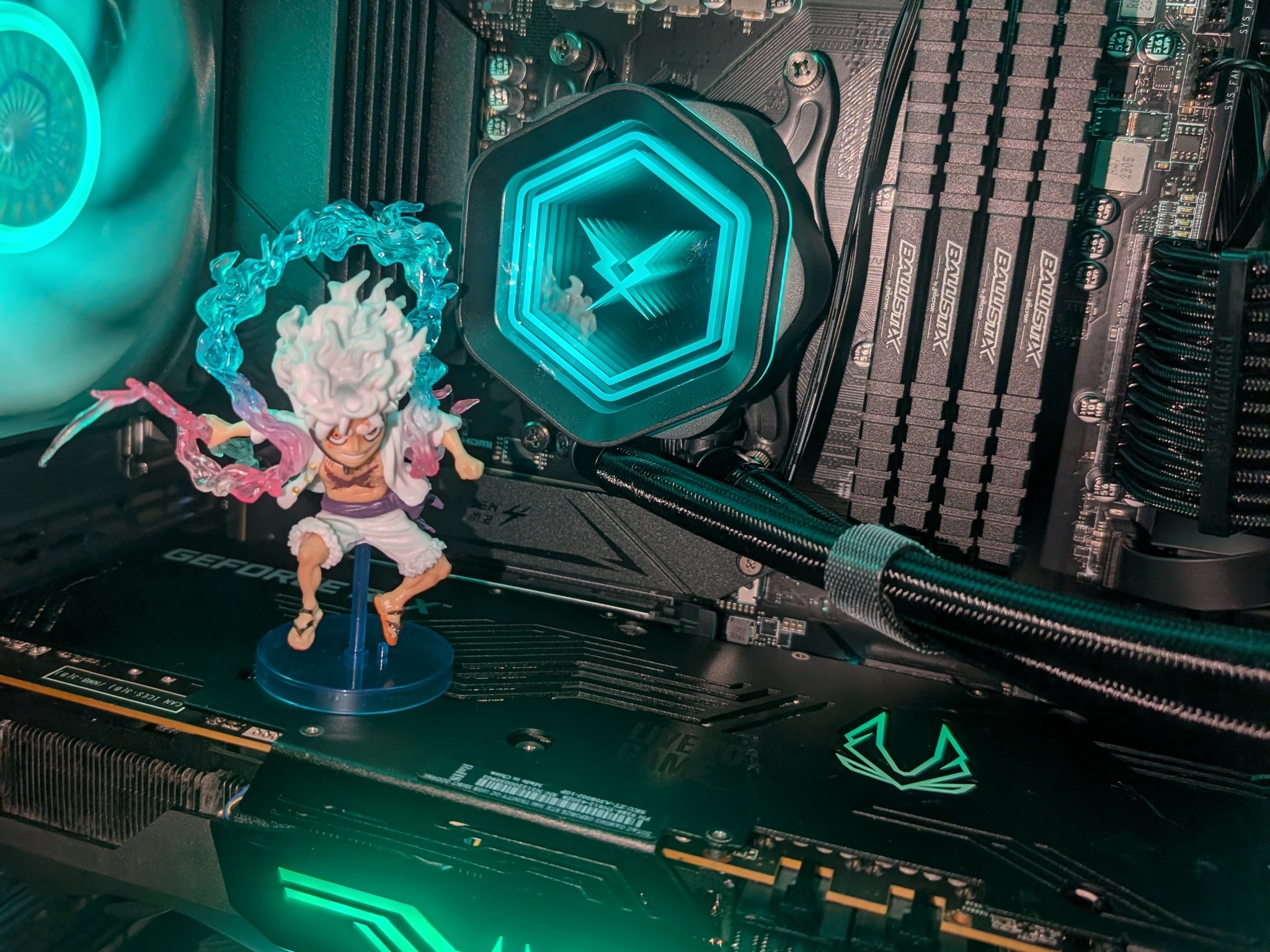 Ryzen 7 5700x / RTX 3080 / 32gb ddr4 / 1tb ssd
