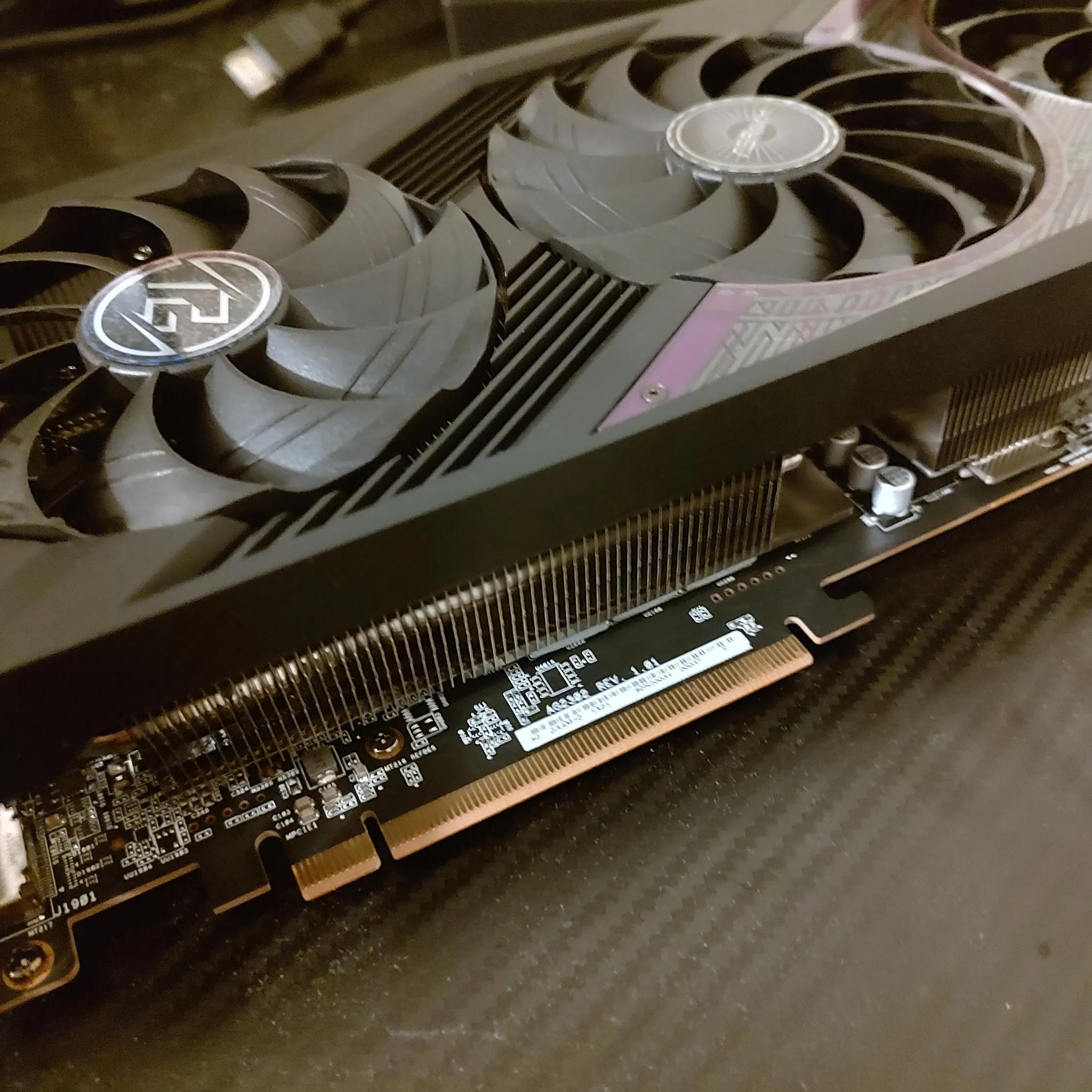 Asrock phantom gaming 7800XT with original box (almost new))