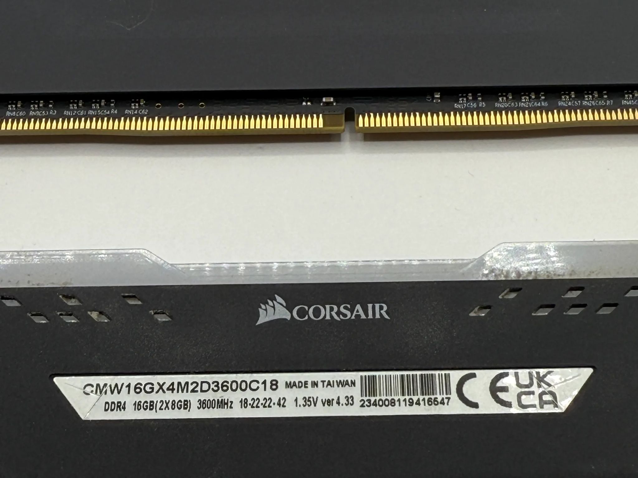 4 x 8GB Corsair Vengeance PRO RGB DDR4 3600MHz CL
