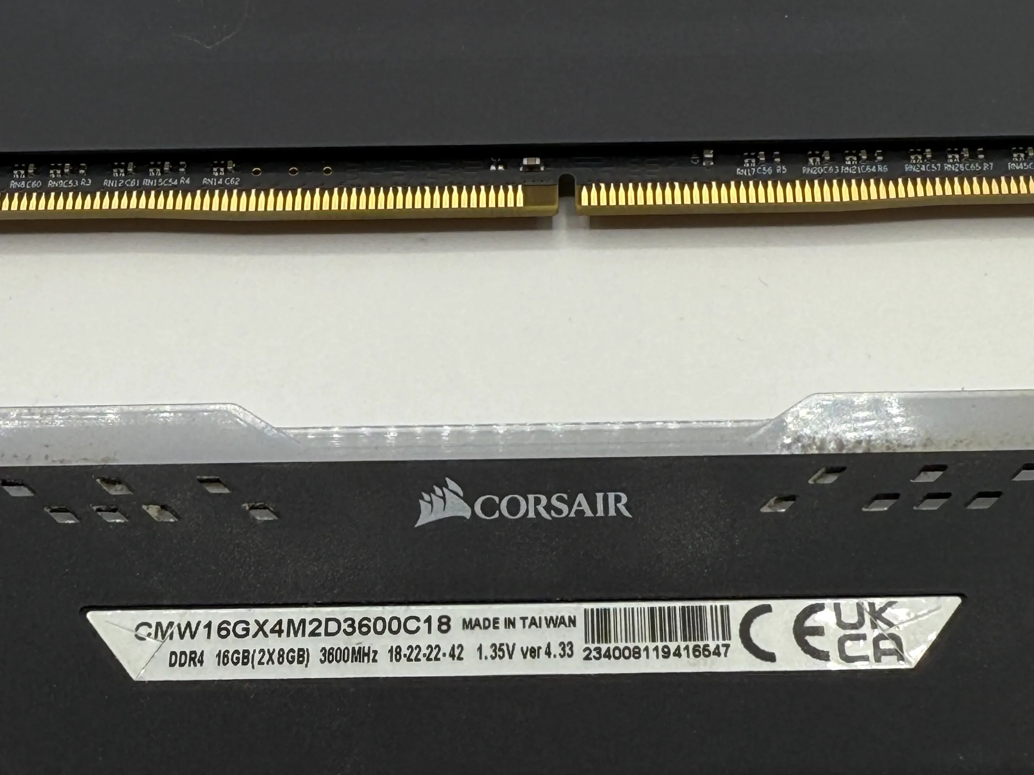 4 x 8GB Corsair Vengeance PRO RGB DDR4 3600MHz CL