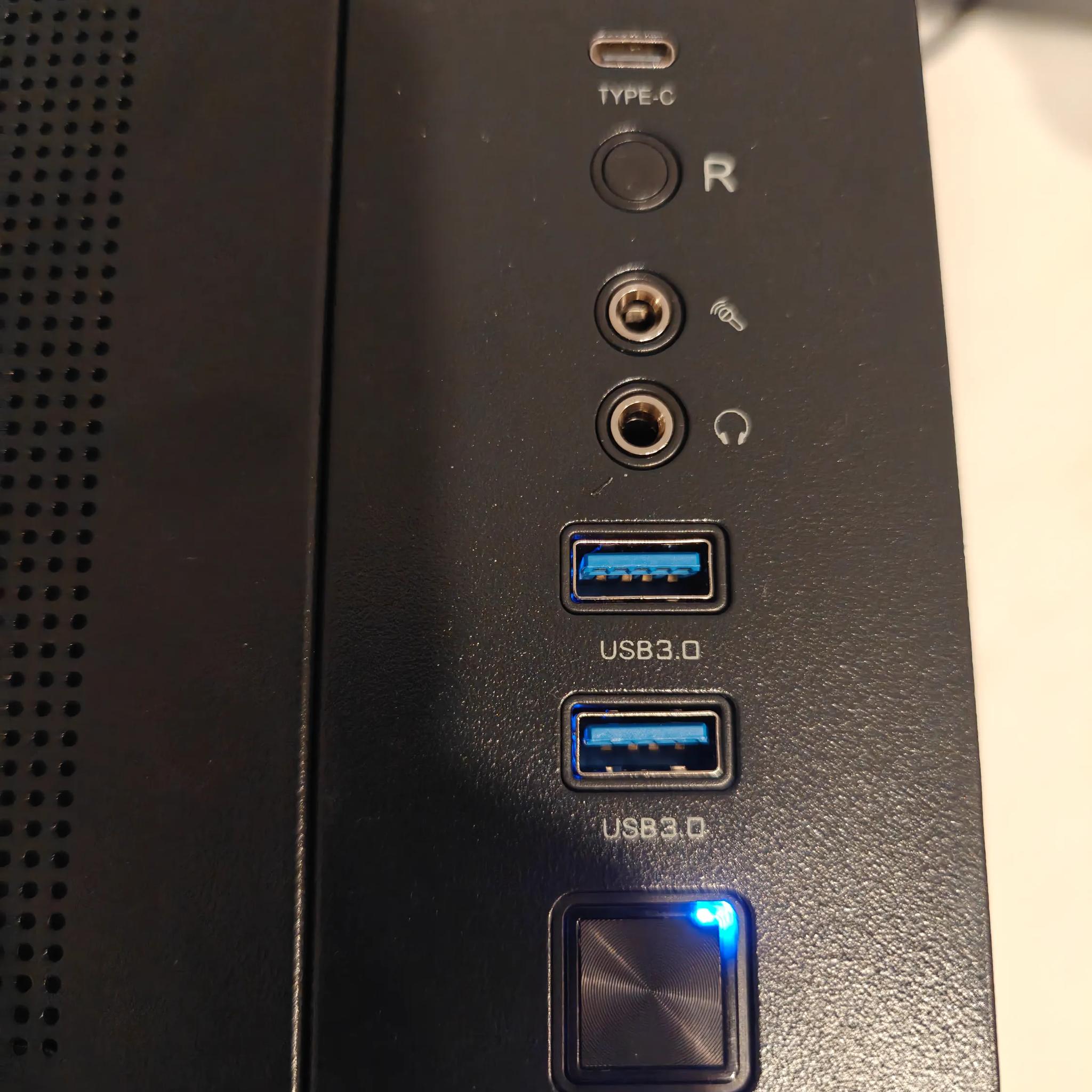 1440P - AMD Radeon RX 7800 XT - AMD Ryzen 5 9600X - 32GB DDR5 6400 RAM - 1.5TB SSD's - Premium PC