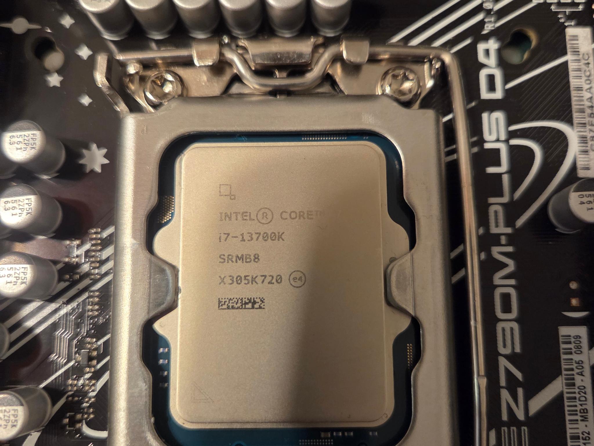 Asus prime z790m-plus d4 + i7 13700k + 16gb ddr4 ram