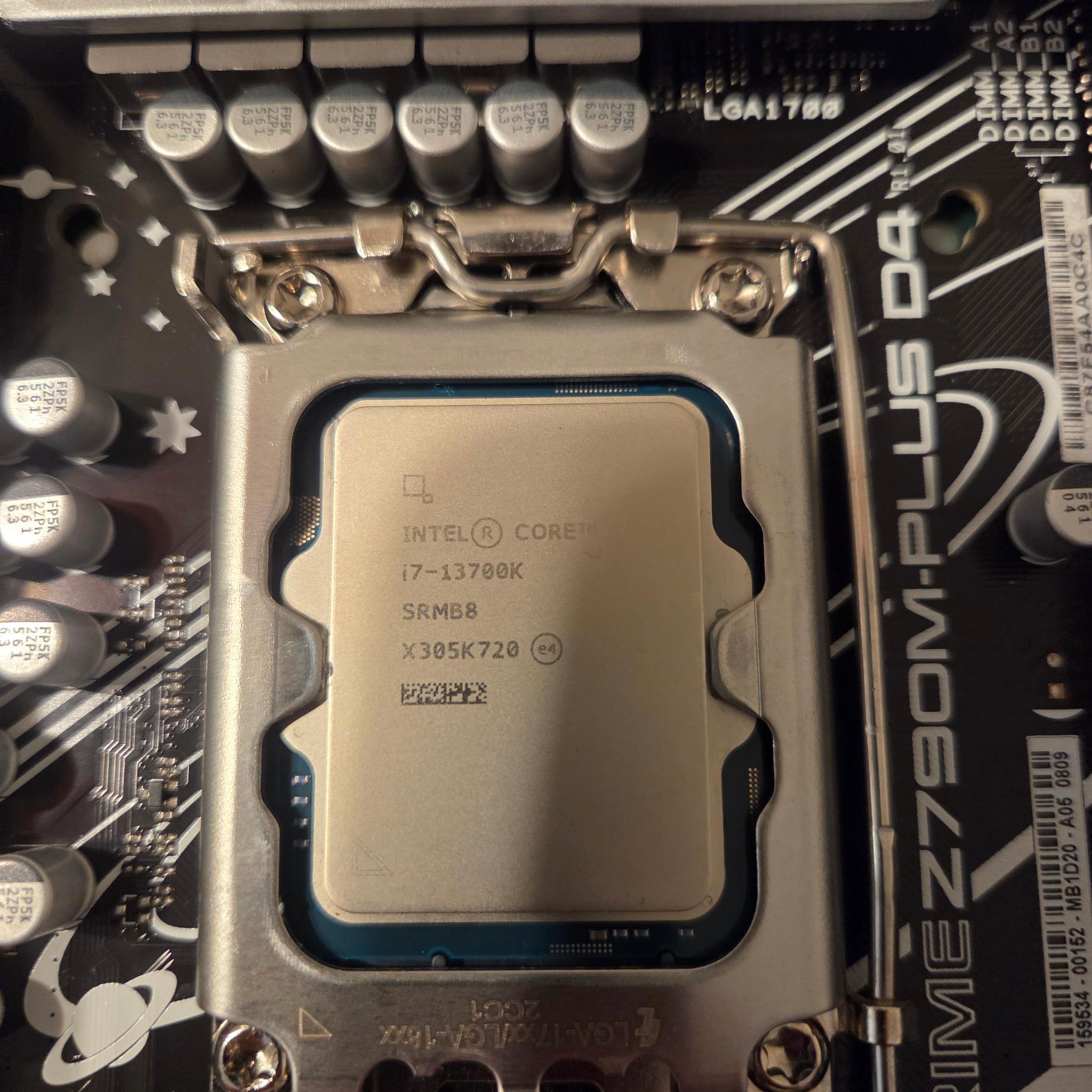 Asus prime z790m-plus d4 + i7 13700k + 16gb ddr4 ram