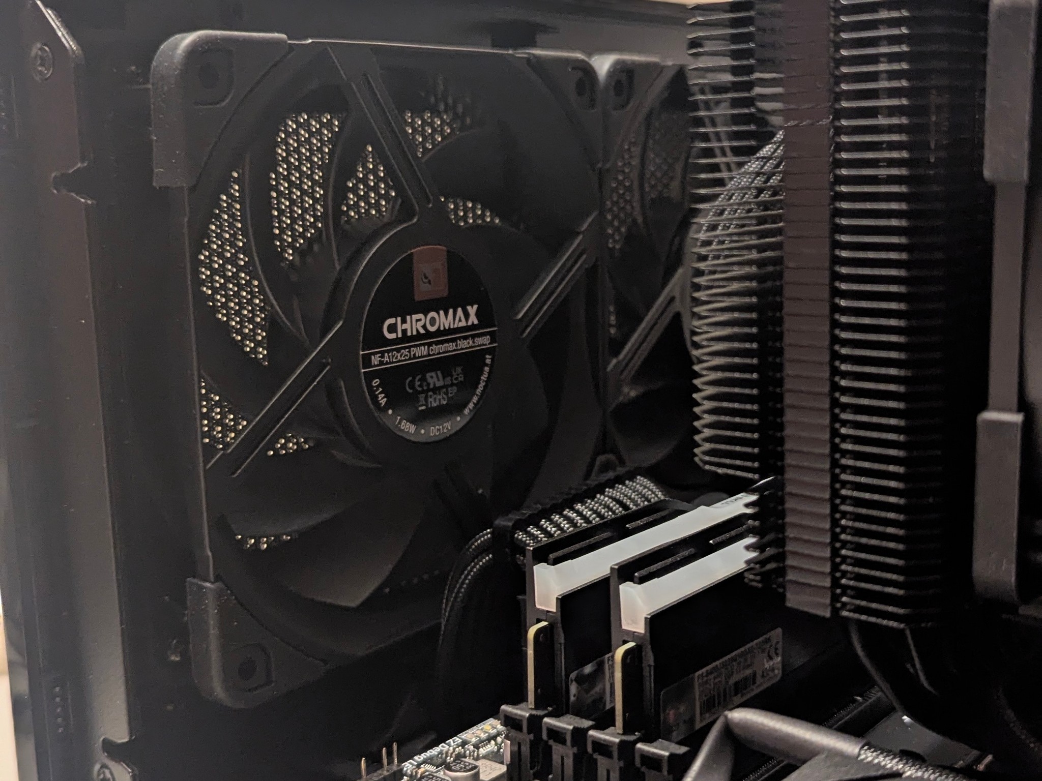 RTX 5070 + Ryzen 7600X | Noctua Chromax Cooling | 32GB DDR5 6400 | 1TB Gen4 NVMe | WiFi | Win11 Pro