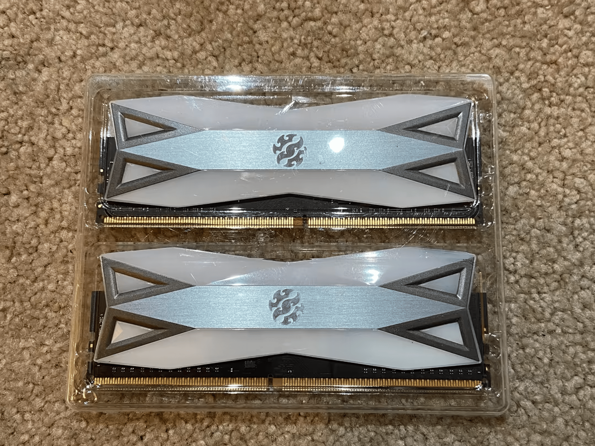 XPG Spectrix D60G 3200MHz RAM (8 GB x 2) RGB Aura Sync 