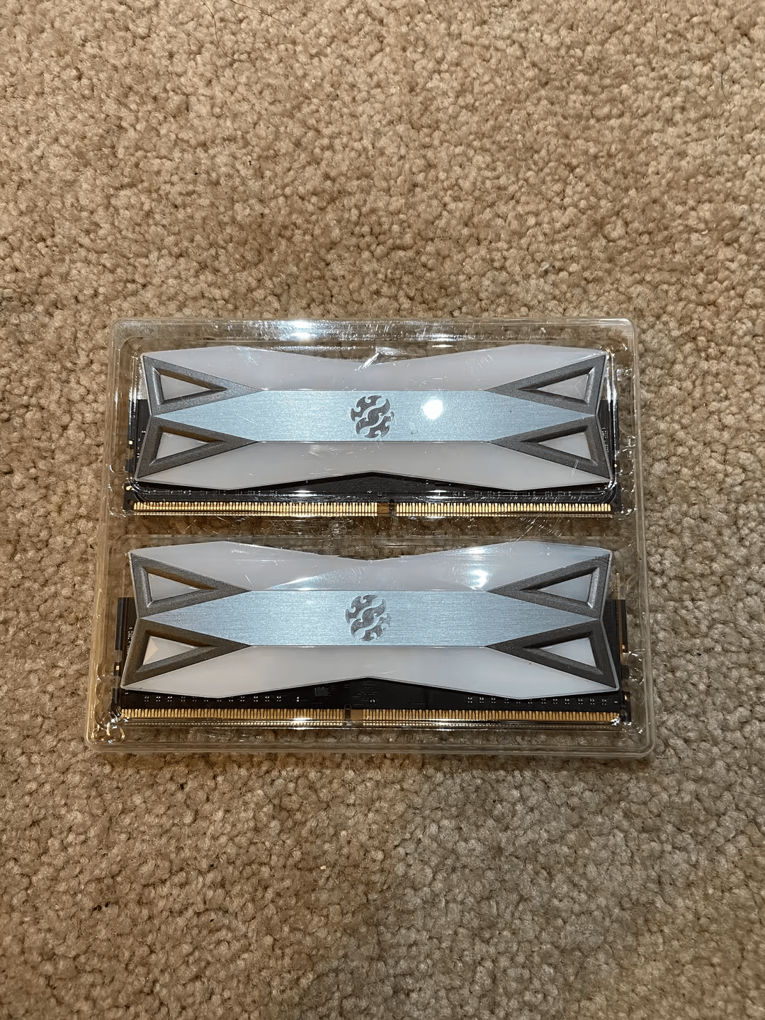 XPG Spectrix D60G 3200MHz RAM (8 GB x 2) RGB Aura Sync 