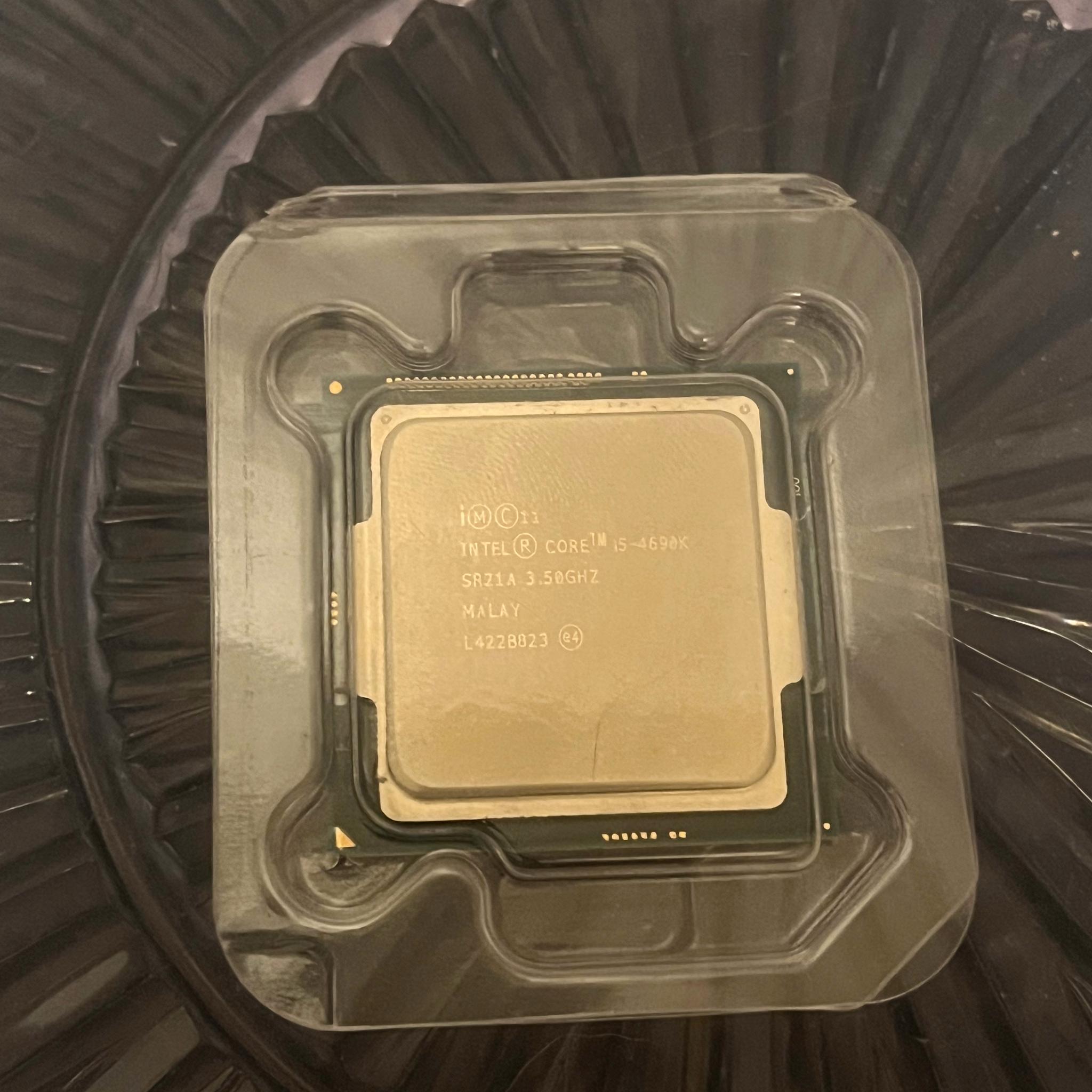 Intel Core i5-4690K 3.5GHz Quad-Core Desktop Processor LGA 1150