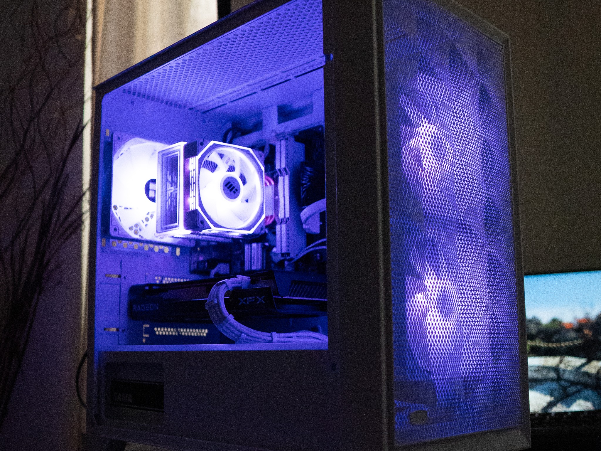 🌨🌨 | RX 7600 8GB | INTEL i7 9700 | 16GB DDR4 RAM | 1.25TB Storage | Arctic Snow 3.0