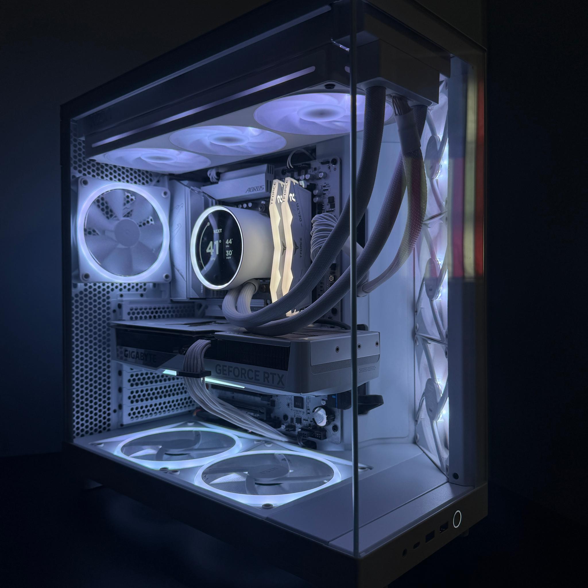 New All-White RTX 5070 Ti Gaming PC | 7800X3D | 32GB DDR5 | 2TB 990 Pro