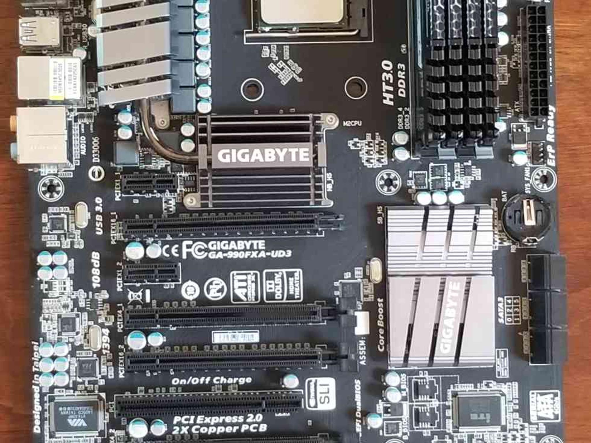 AMD FX 8350 (8 Cores 8 Threads) + Gigabyte GA-990FXA-UD3 + 16GB (4x4) DDR3 Bundle (Read Description)