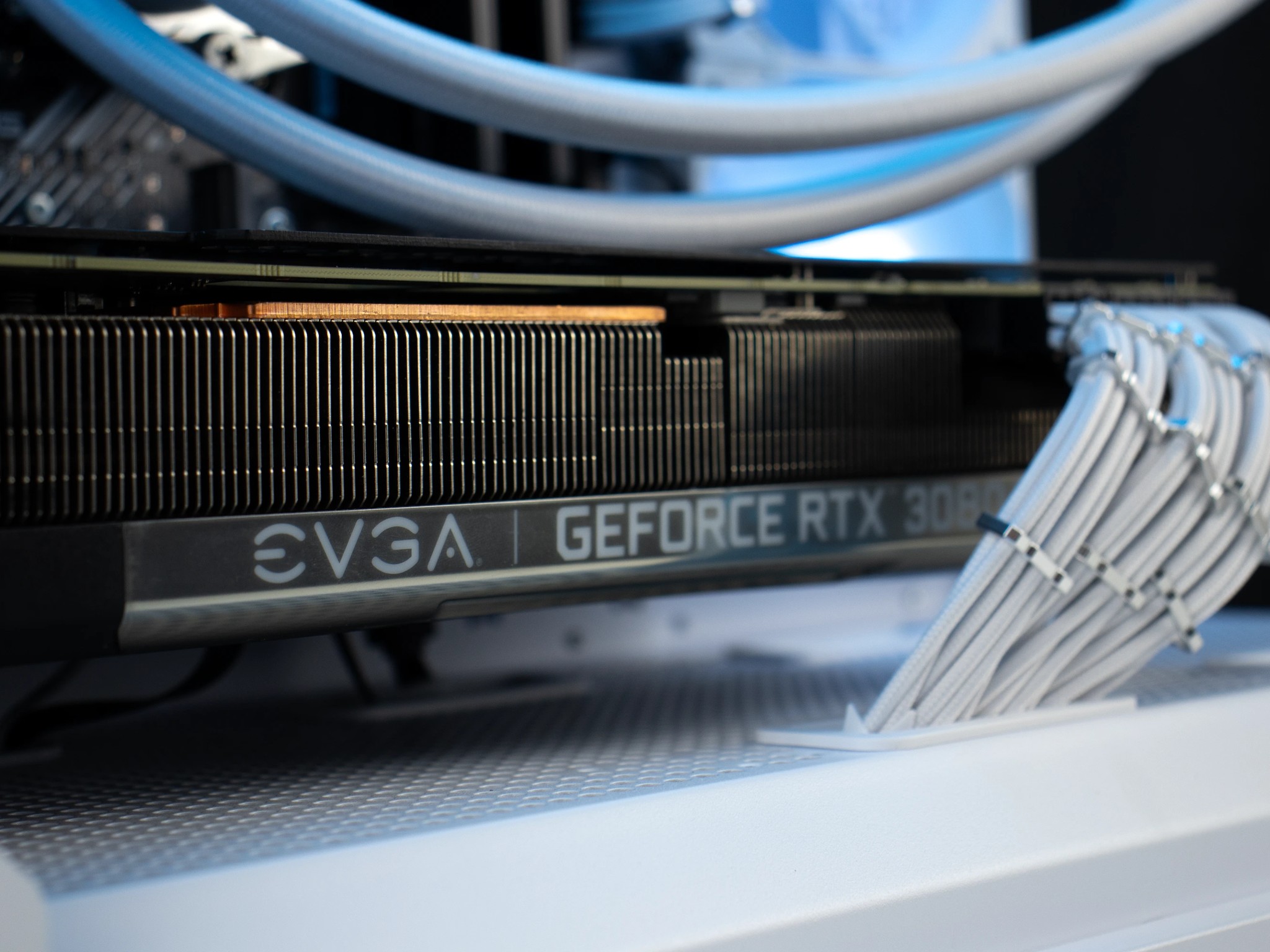❄️🧊💎- Whiteout 1440P Gaming PC | RTX 3080, Ryzen 7 5700X, 32GB RAM, 1TB NVMe SSD ❄️🧊💎